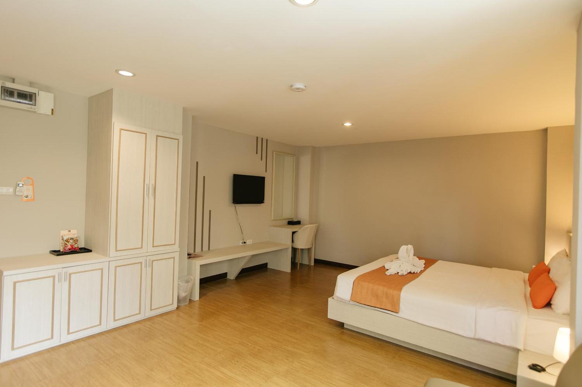 Hotel De Hug & 4*