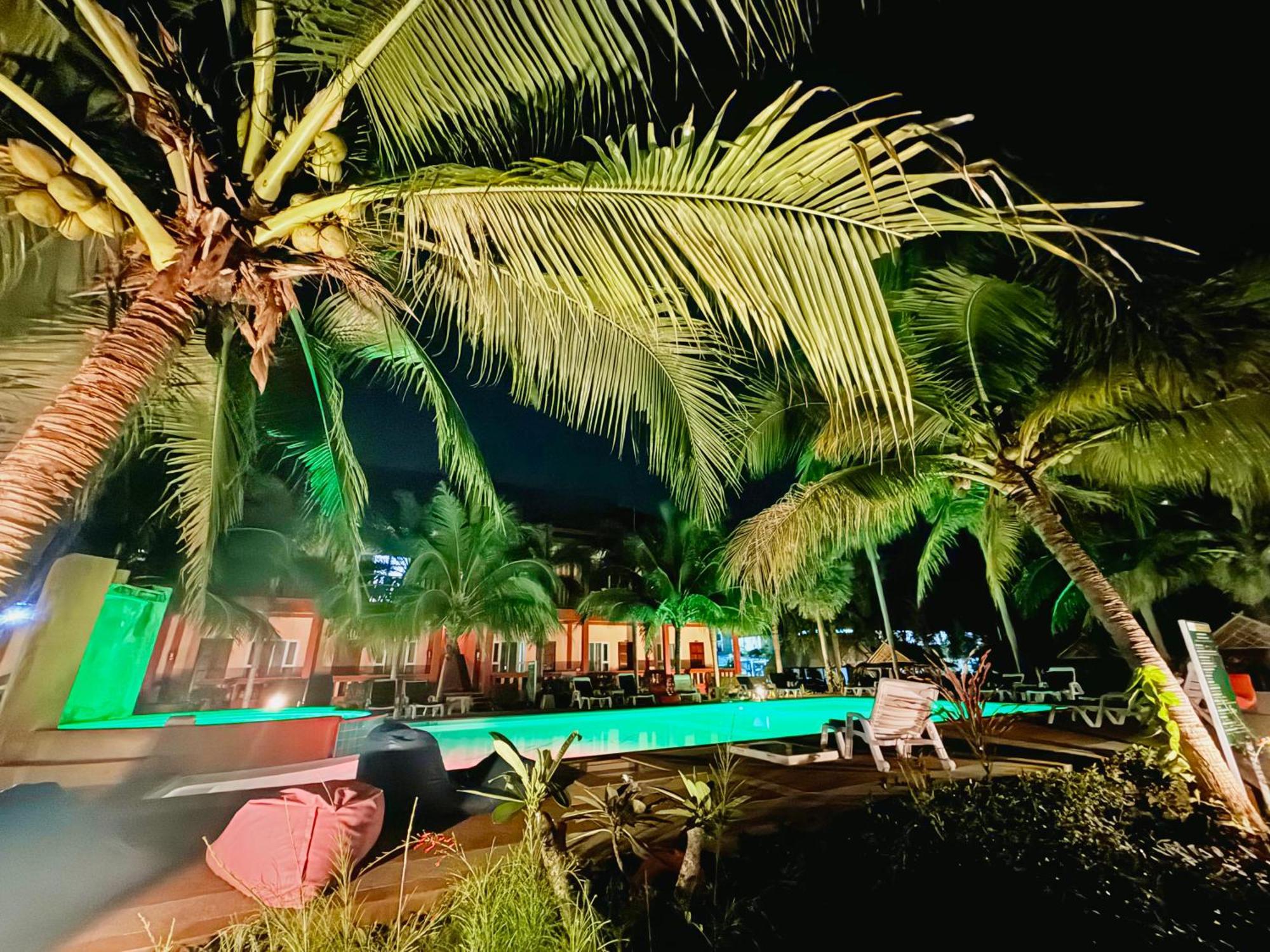 Peaceful , Long - Resort Koh Lanta