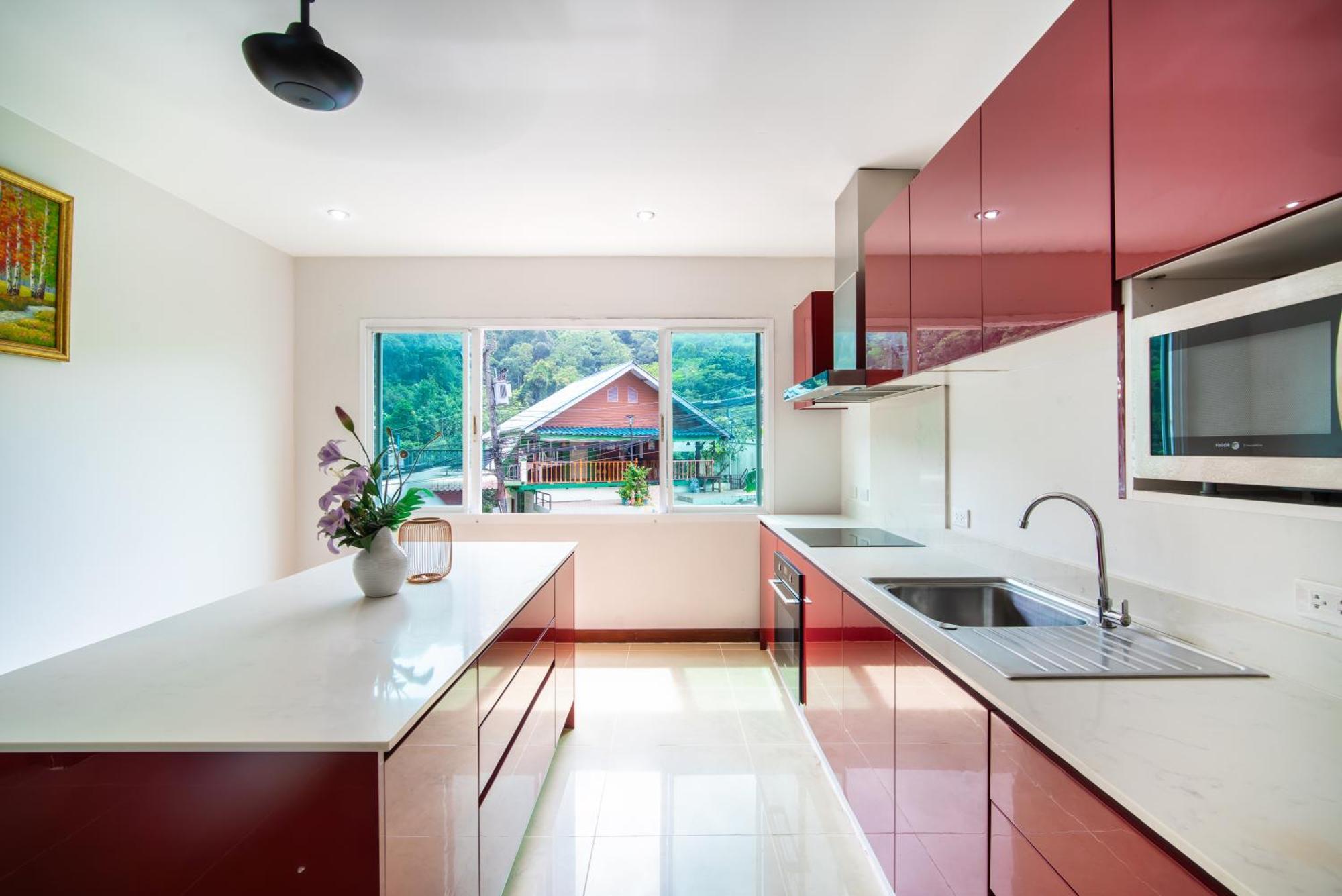 Pousada Villa3 四卧海景泳池别墅 近班赞海鲜市场 中英泰三语服务 Patong