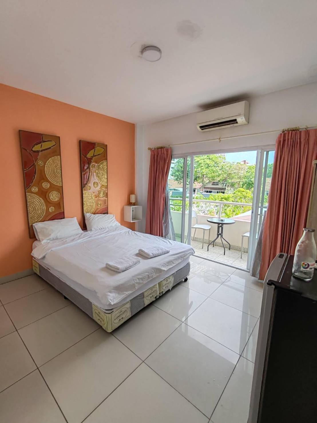 Guest house Jomtien Hostel 2*
