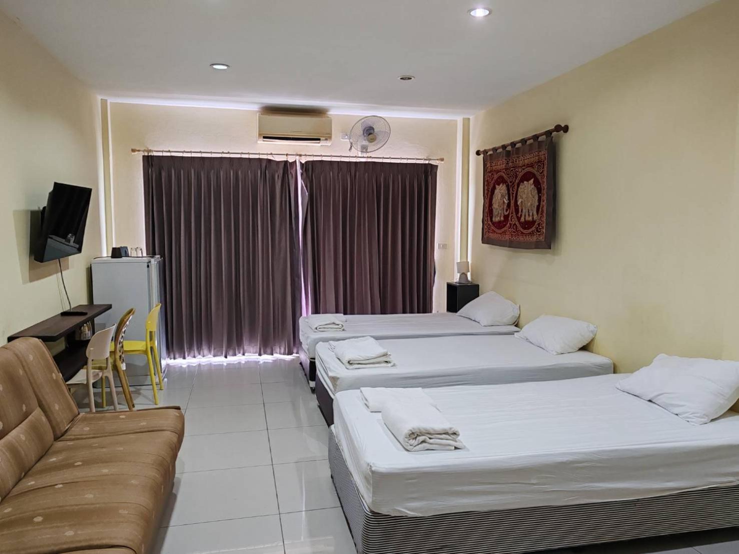 Jomtien Hostel 2*