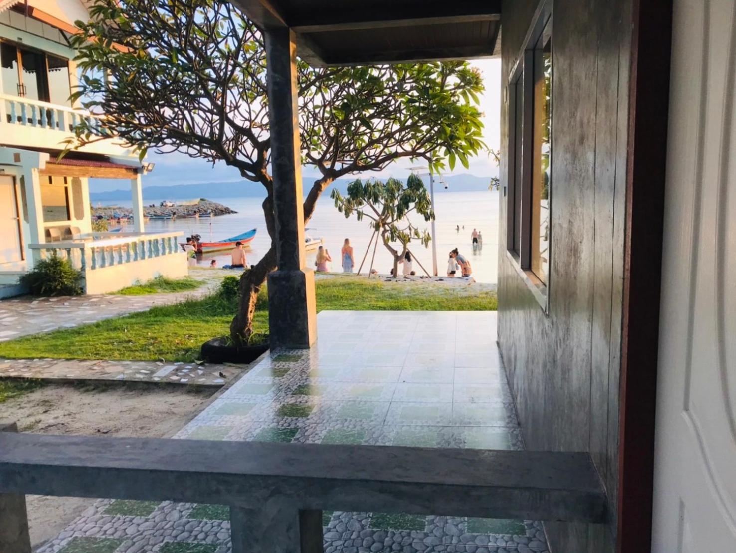 Charung By The Sea Hotel *
