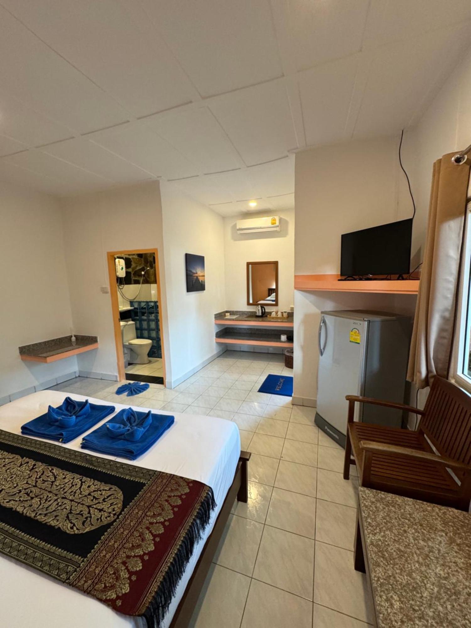 Lanta Island Resort 3*