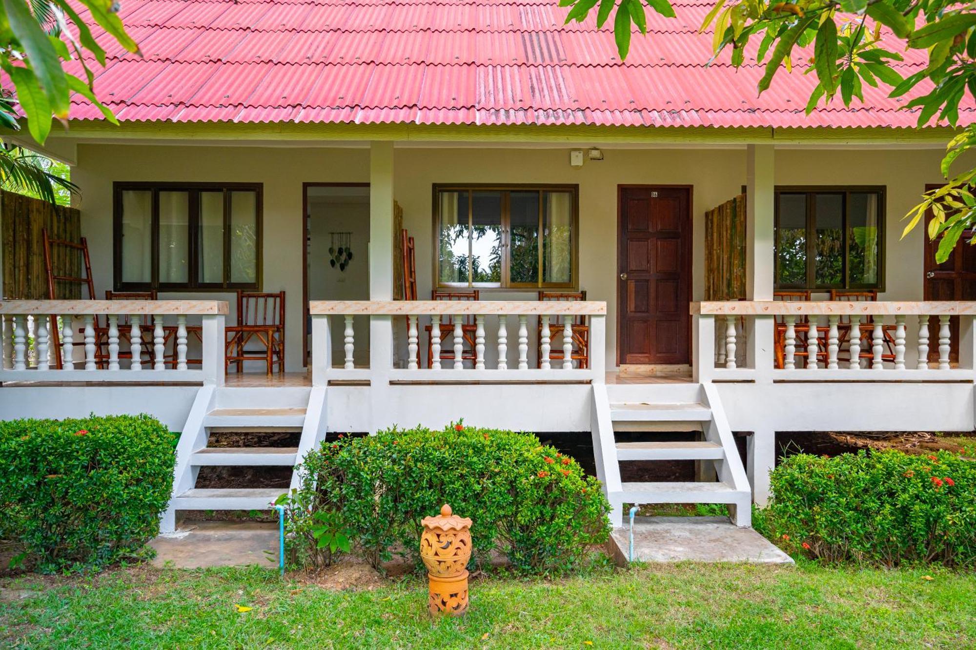 Lanta Beachfront Resort