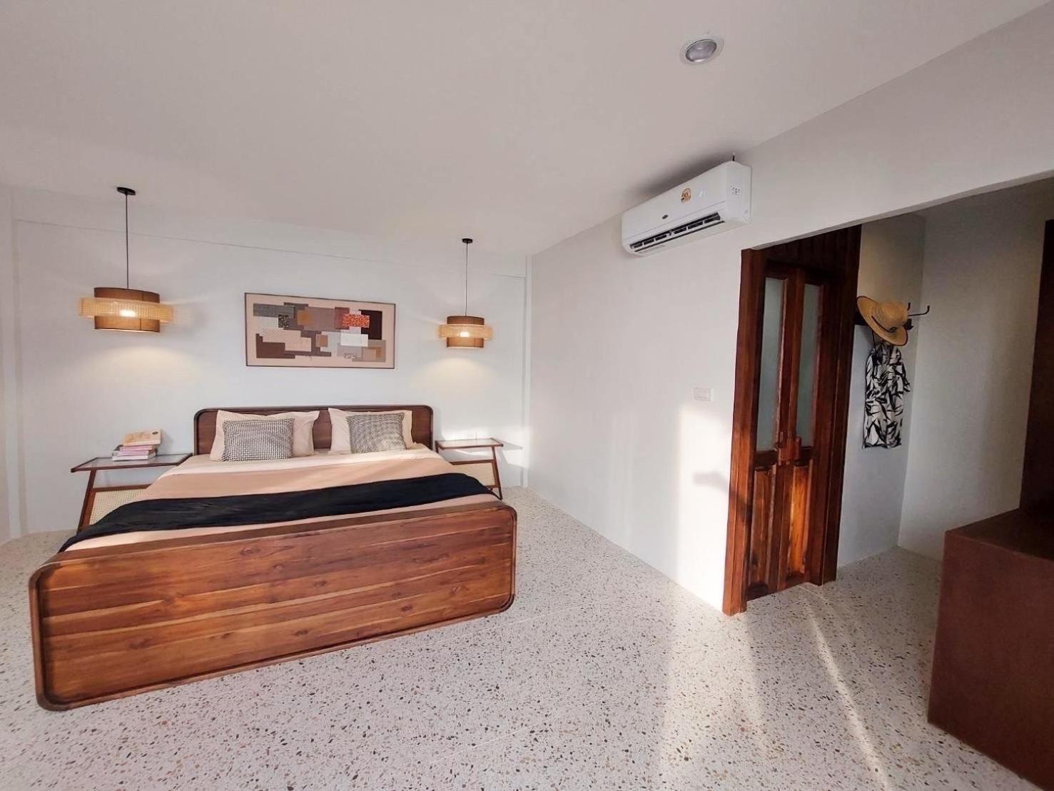 Sea Escapes Resort *