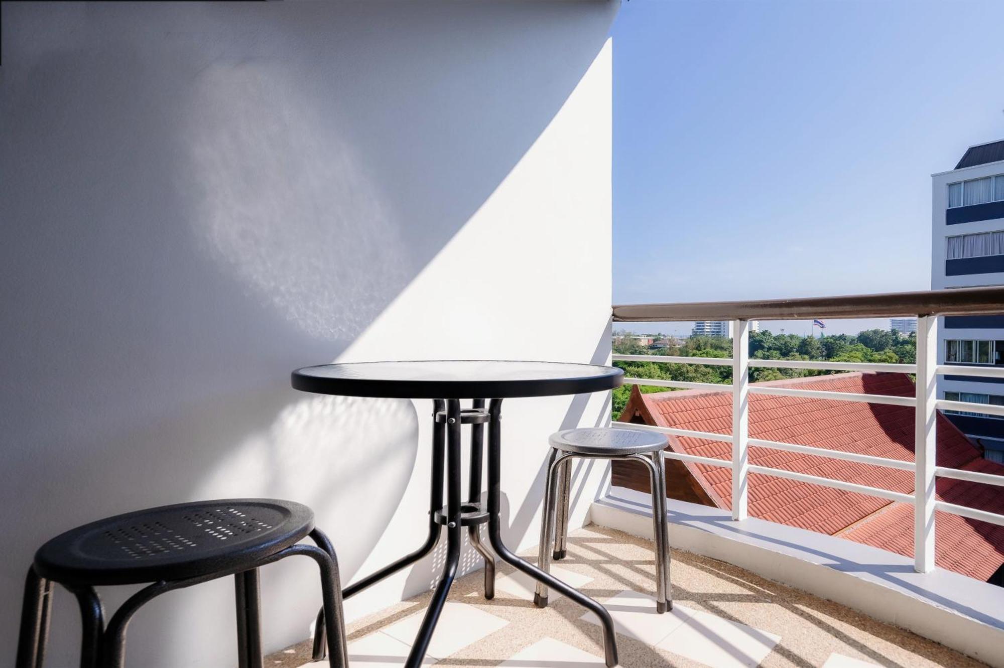 First - Happy Rent Apartment *