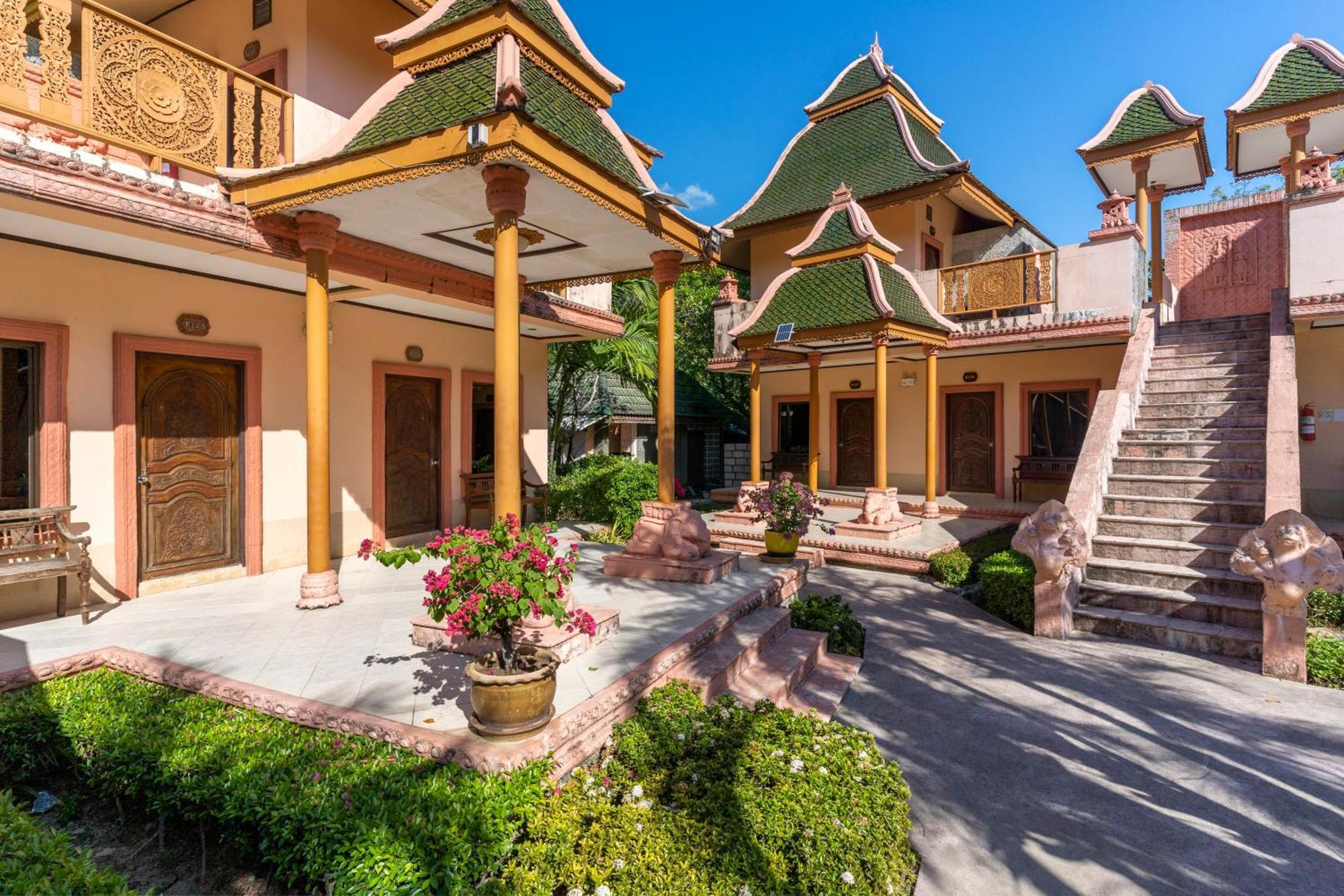 Coconut Resort,