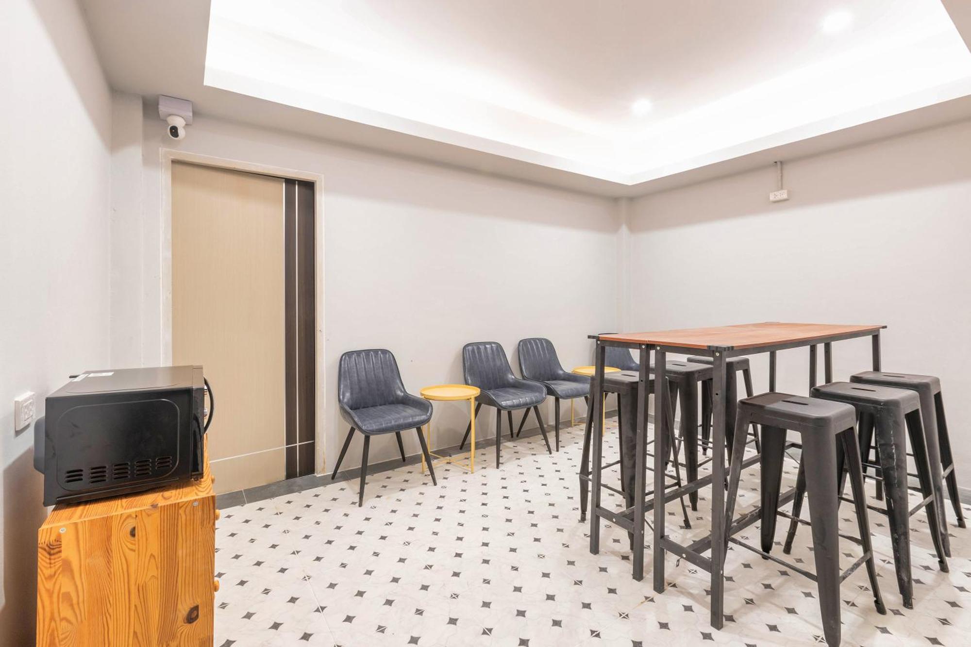 Mellow Poshtel - Albergue