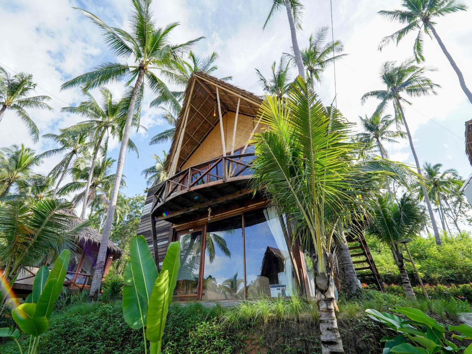 Hotel Roomquest Theva 4*