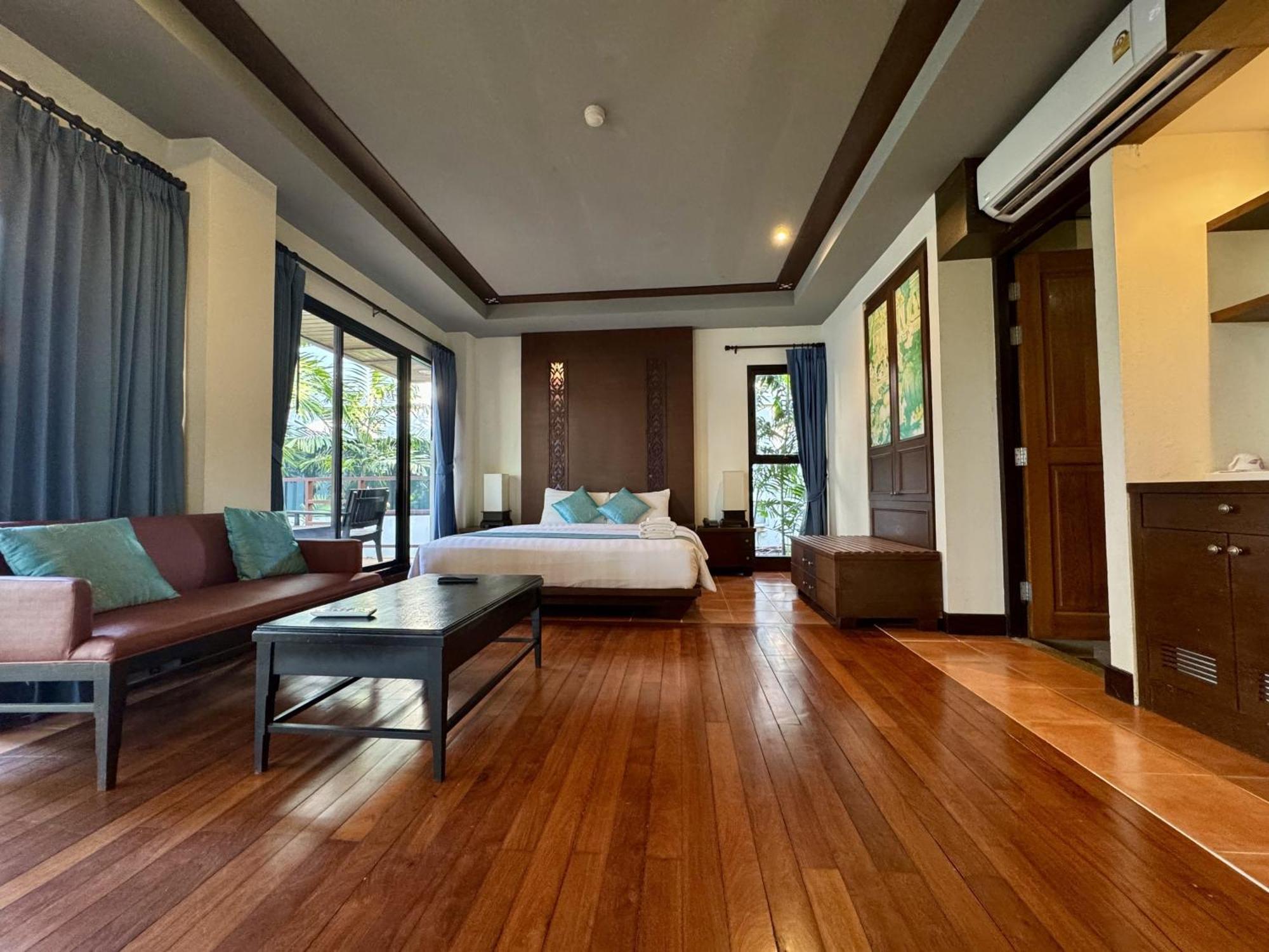 Chang Buri & Hillside Resort 3*