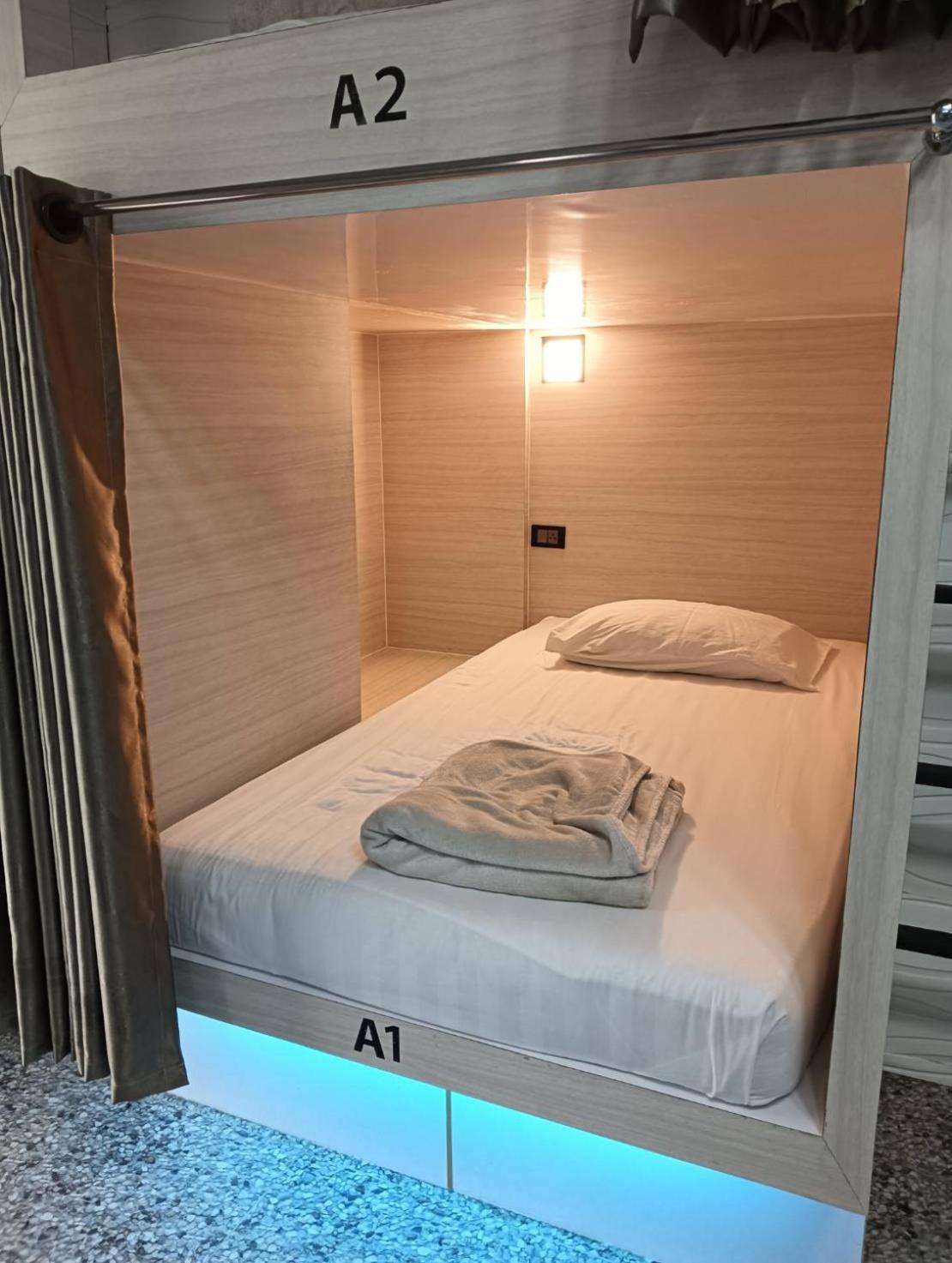 Hostel White Jail At
