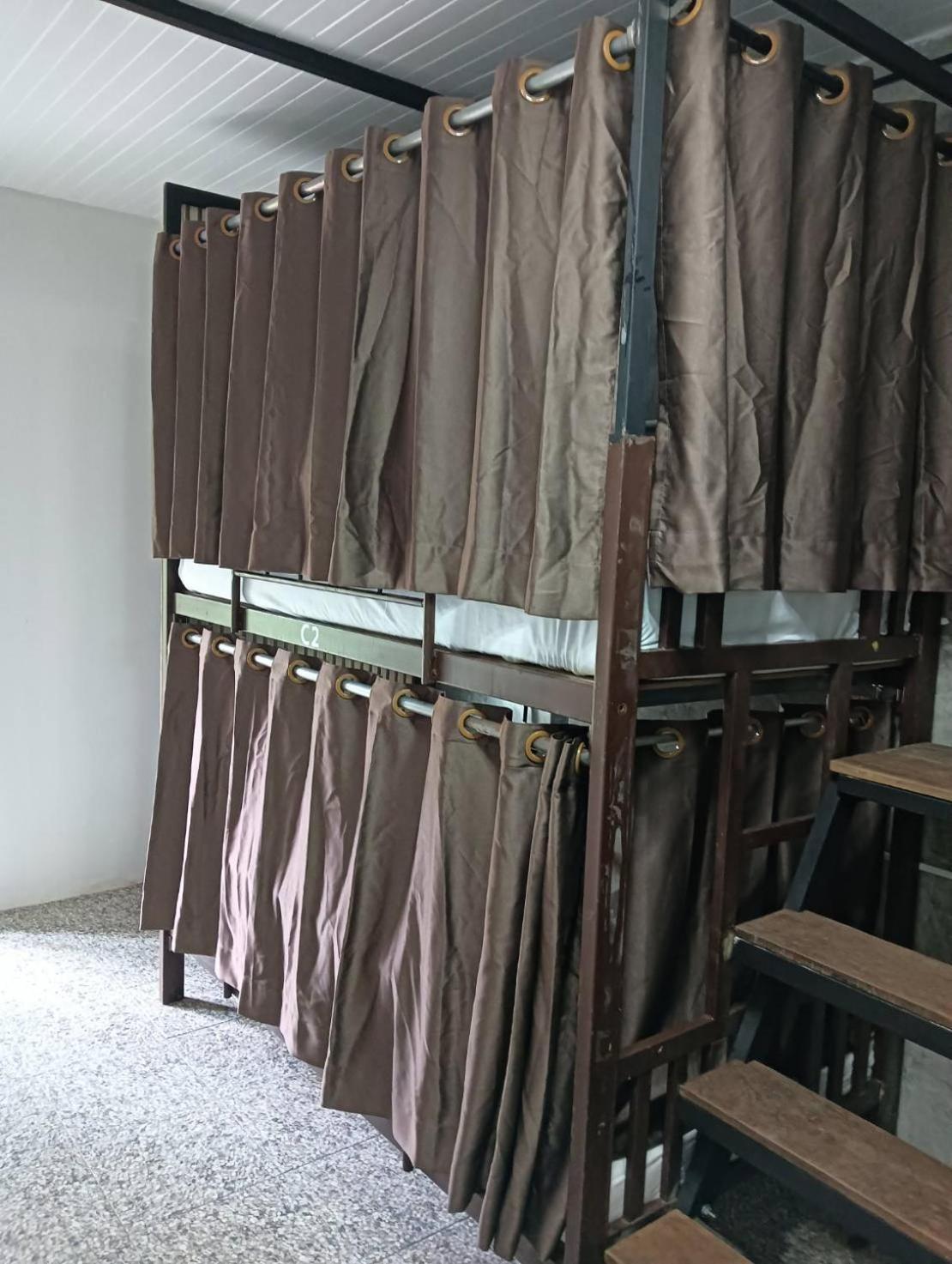 Hostel White Jail At Koh Tao