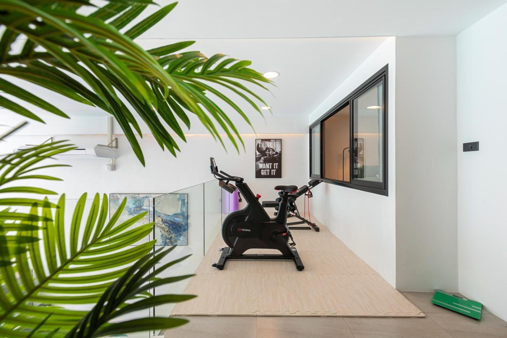 Unique Pool Slide Access Townhouse Holiday home