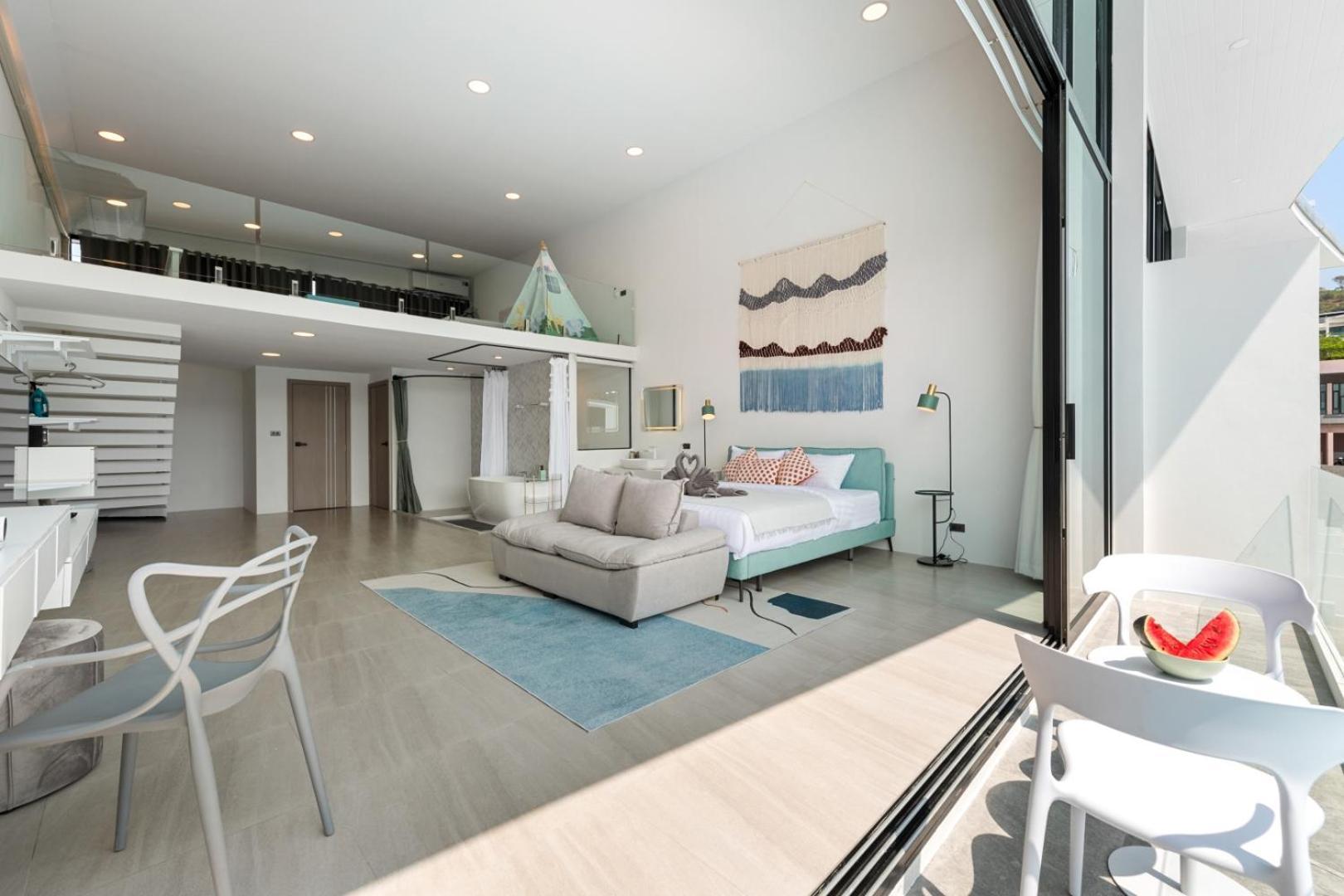Unique Pool Slide Access Townhouse *