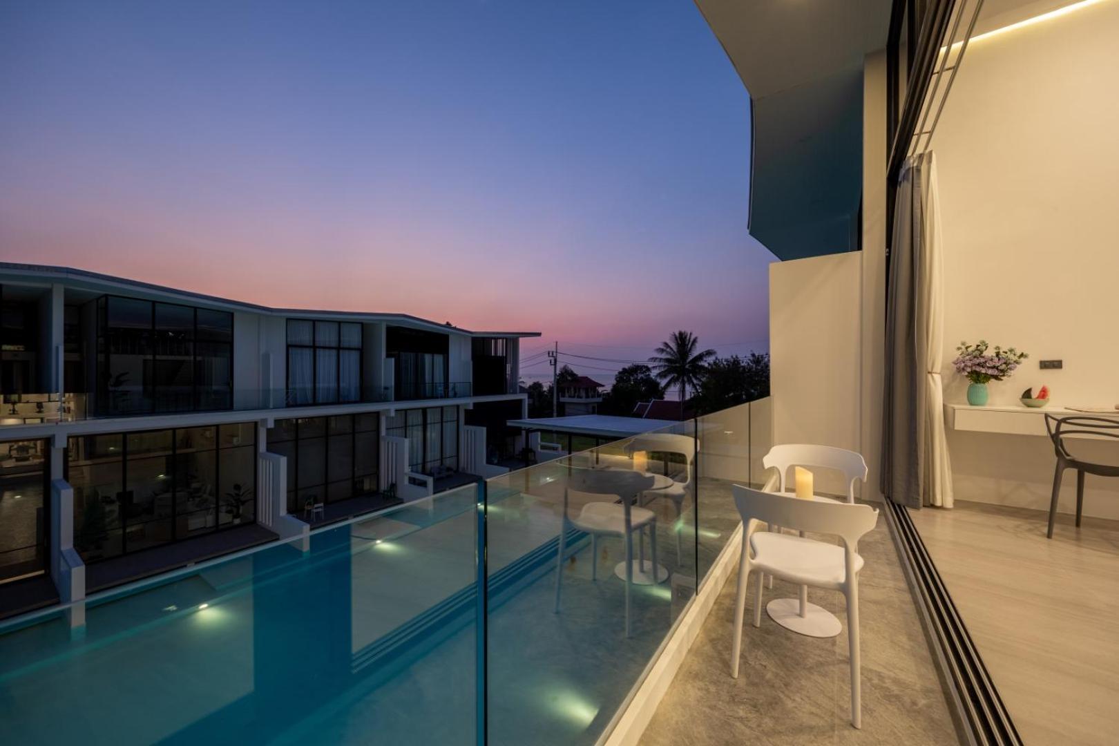 Unique Pool Slide Access Townhouse