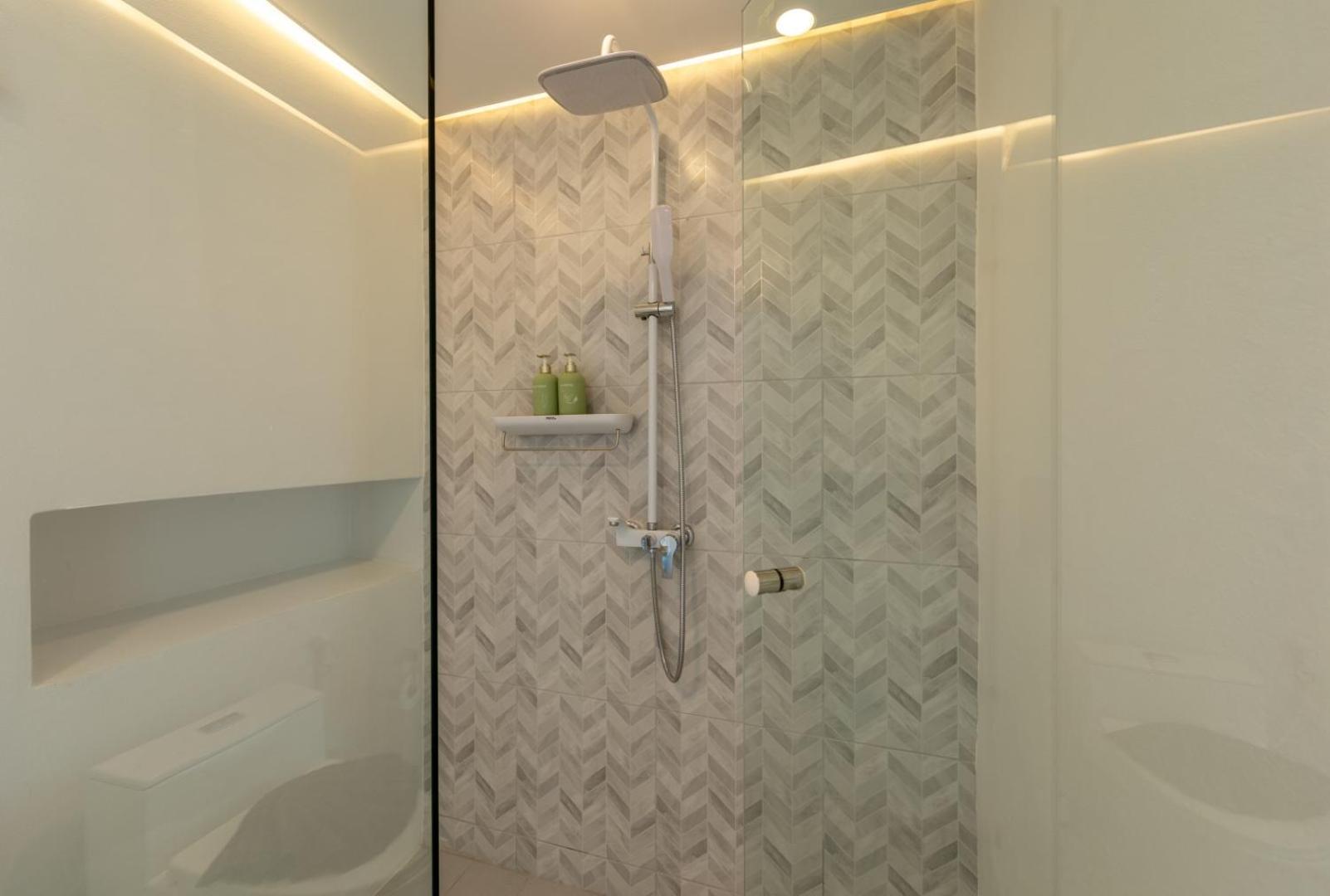 Unique Pool Slide Access Townhouse *