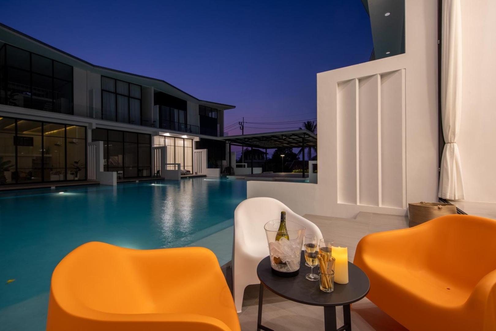 Holiday home Unique Pool Slide Access Townhouse *