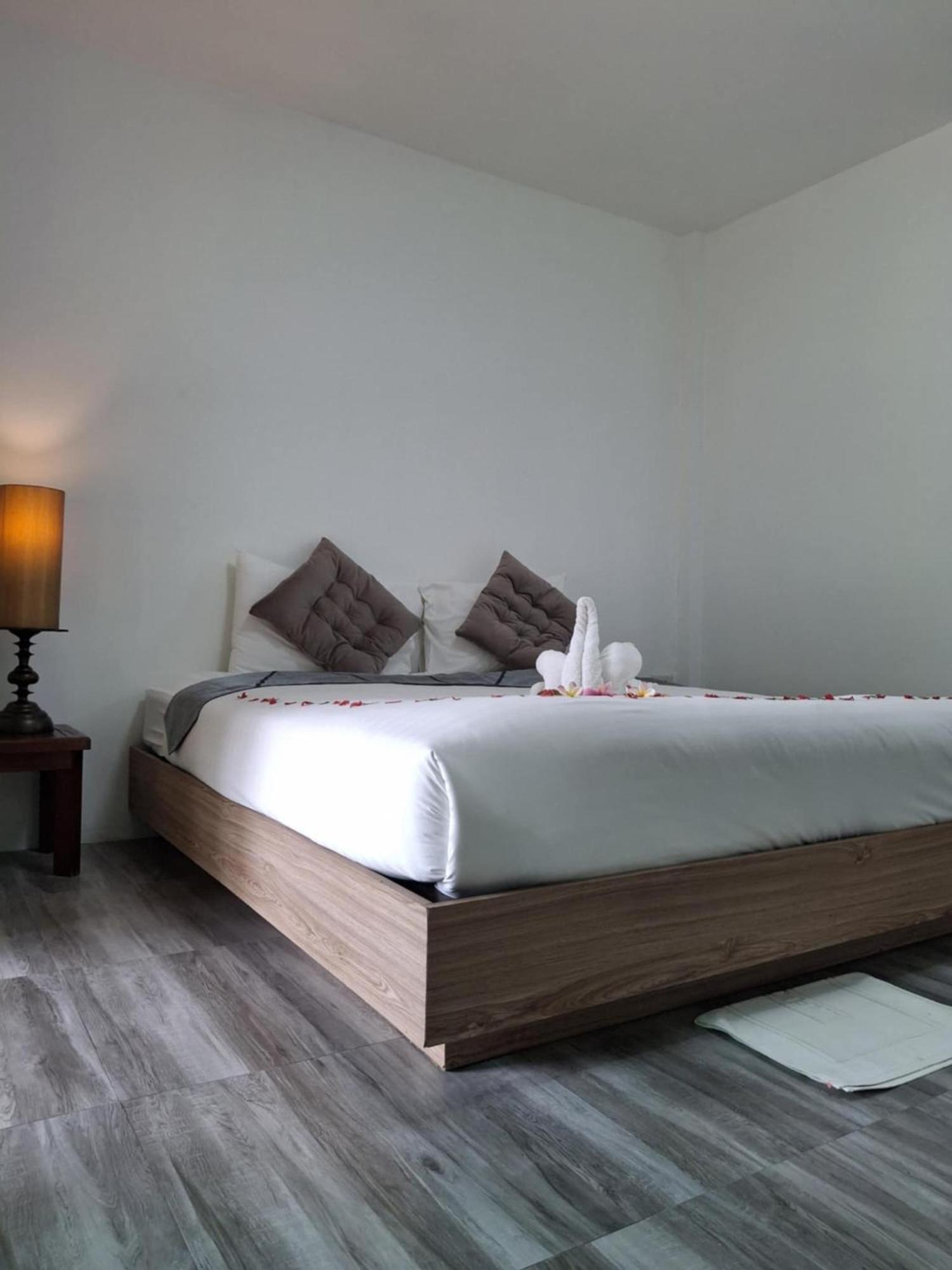 Phurin Thara Koh Lanta