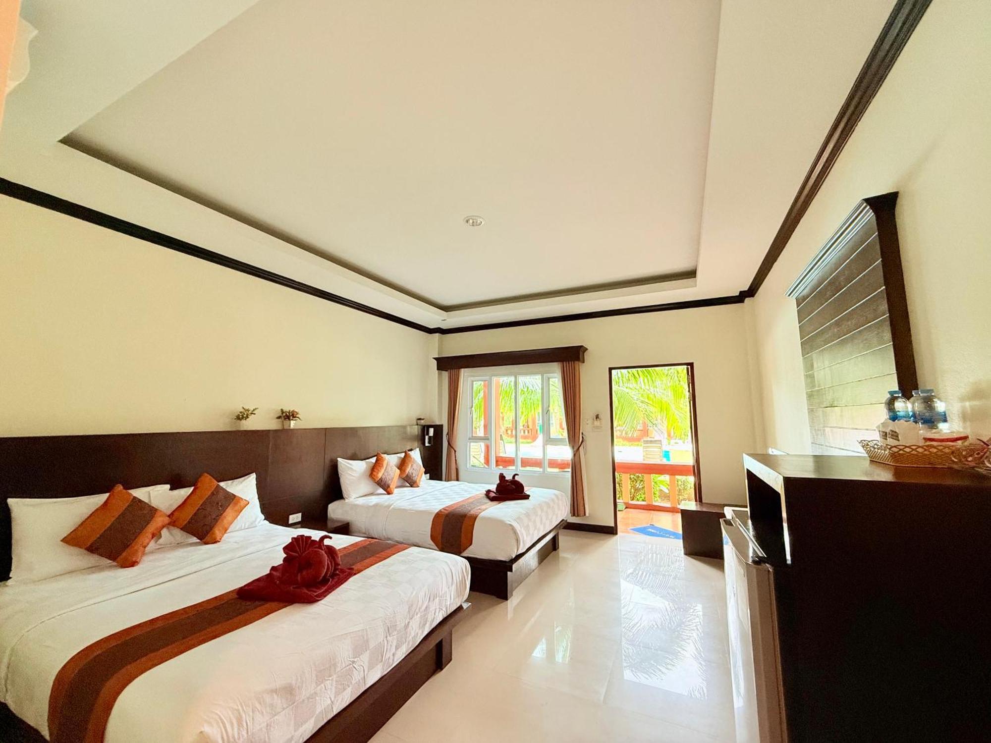 Resort Peaceful , Long - Koh Lanta