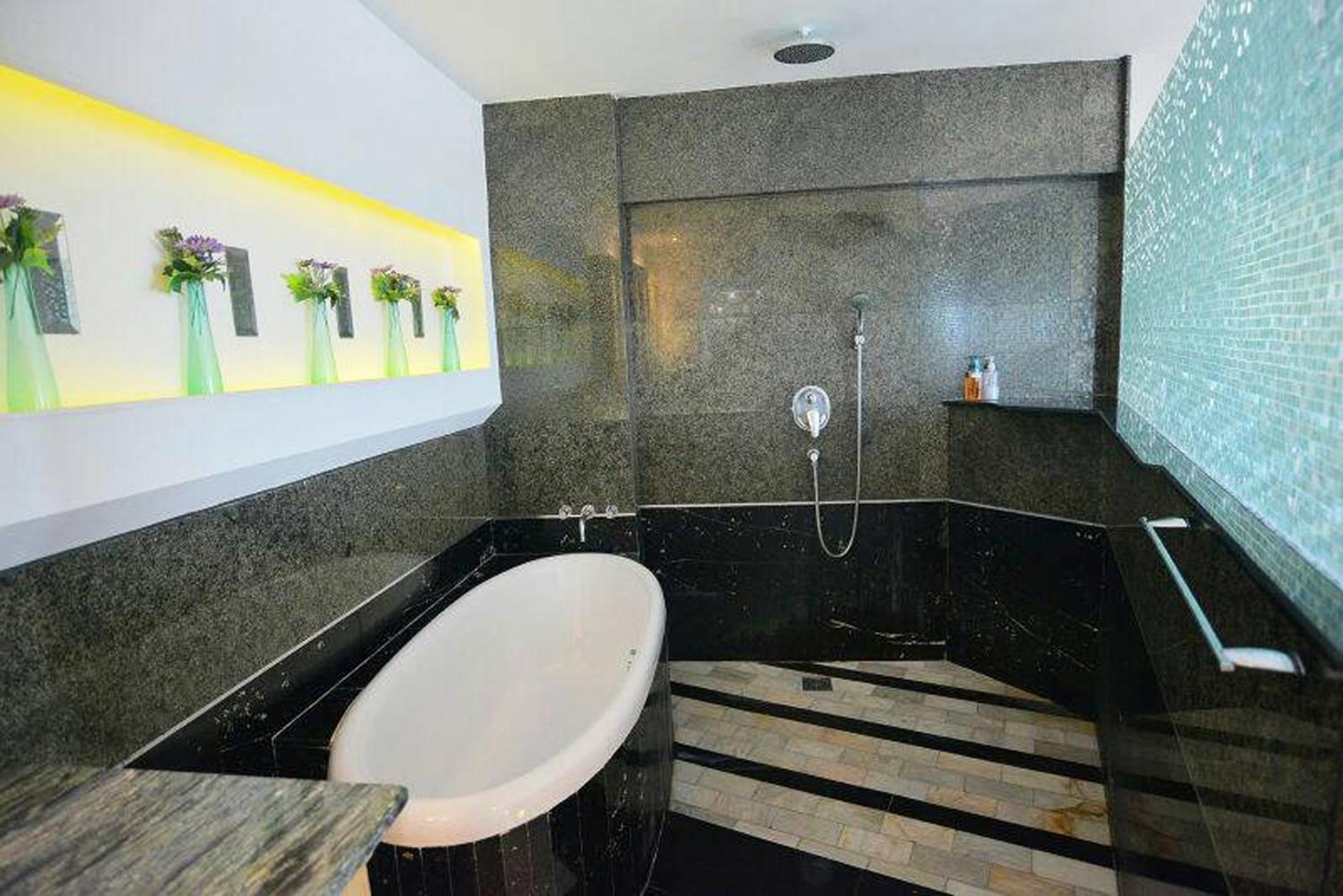 Penthouse Galare Thong Tower
