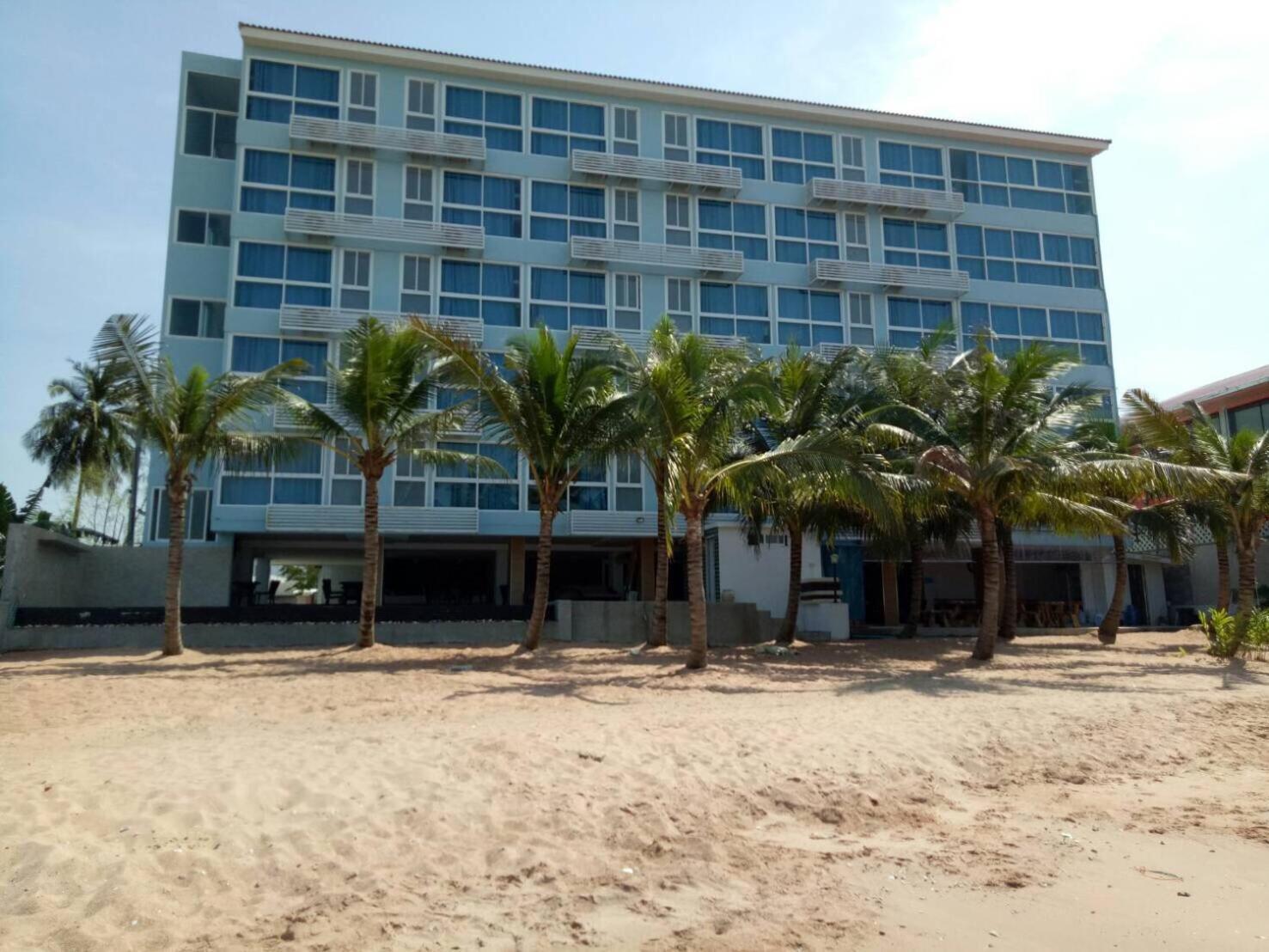 Nantra Pattaya Baan Ampoe Na Chom Thian