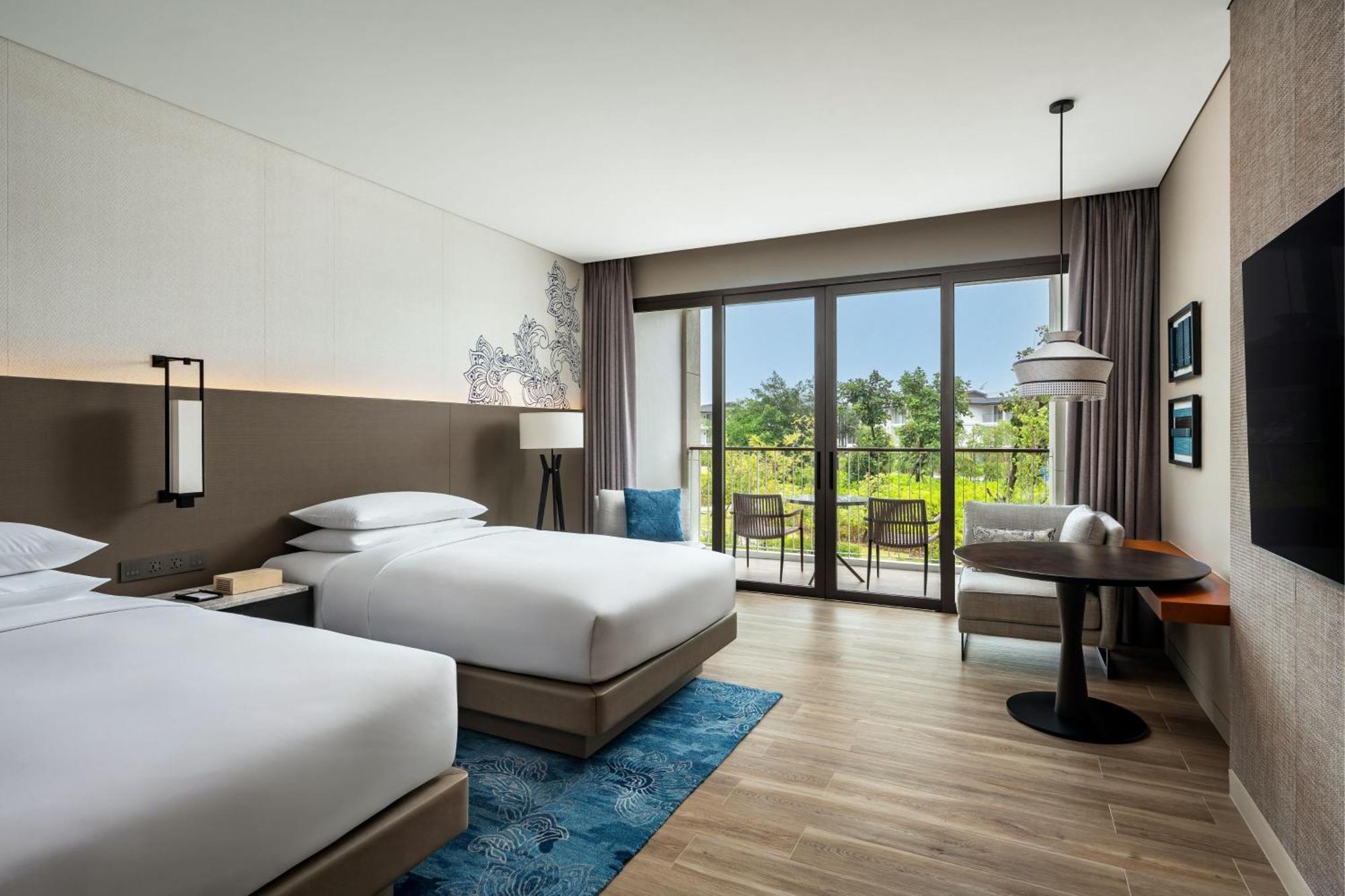 Marriott & Hotel