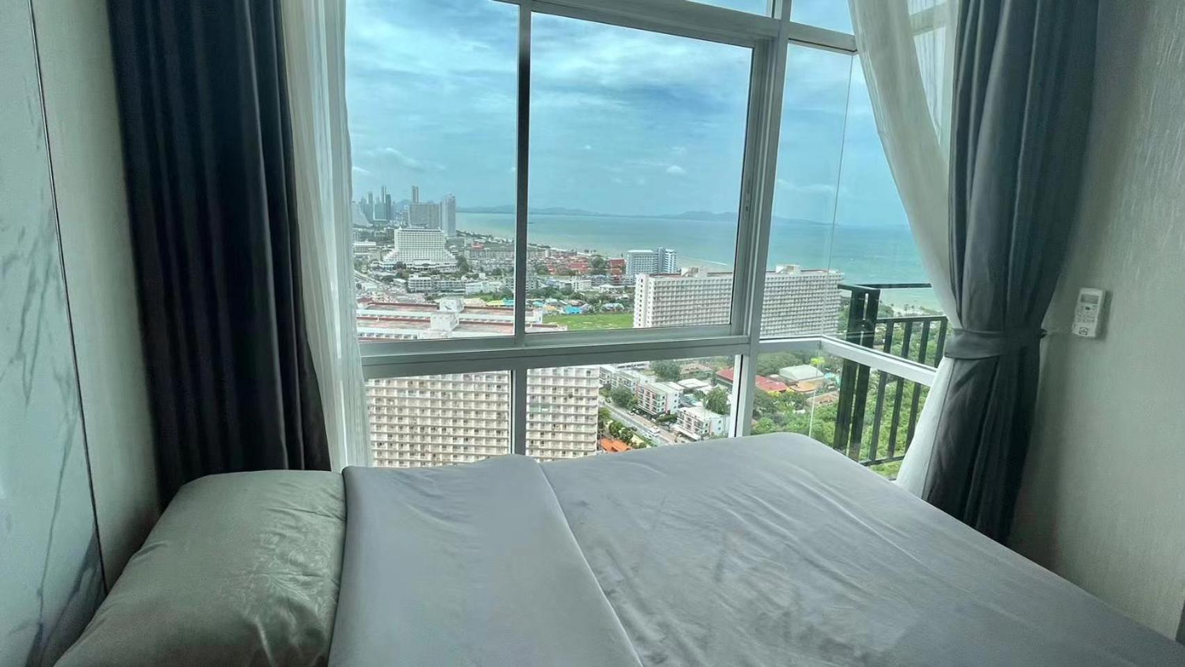 Jomtien * Jomtien Beach
