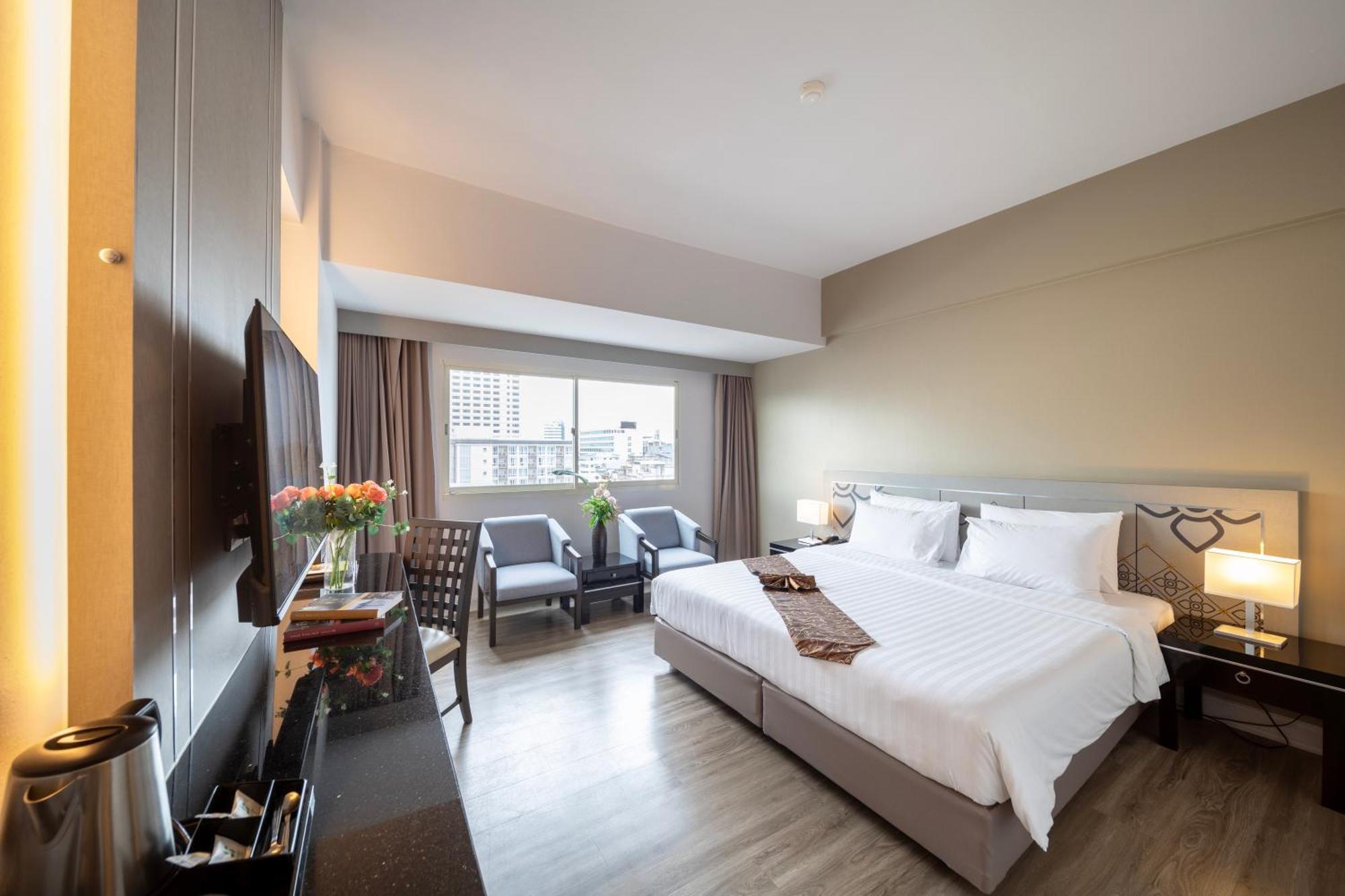 New Season Hotel