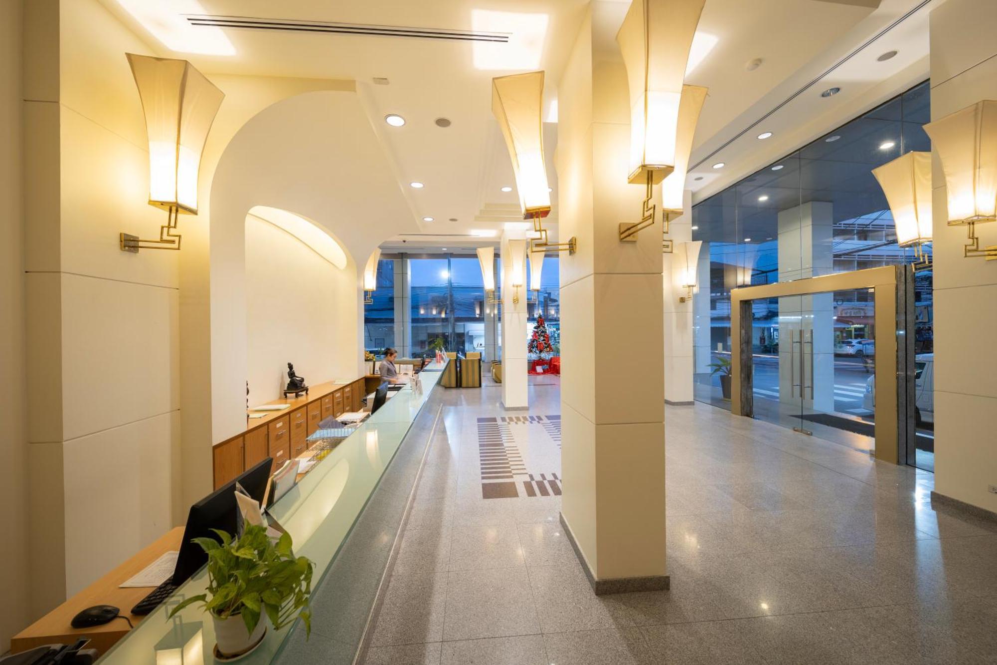 New Season Hotel