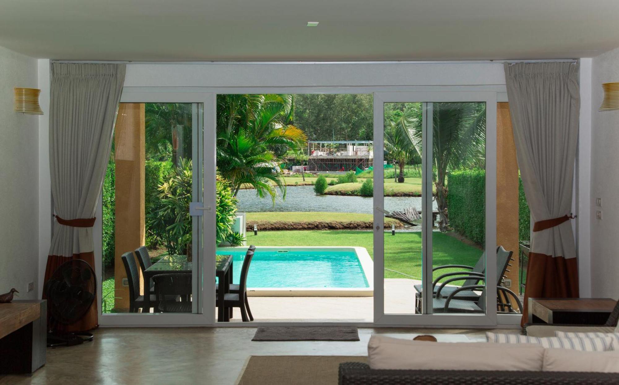 Bikini Villa *