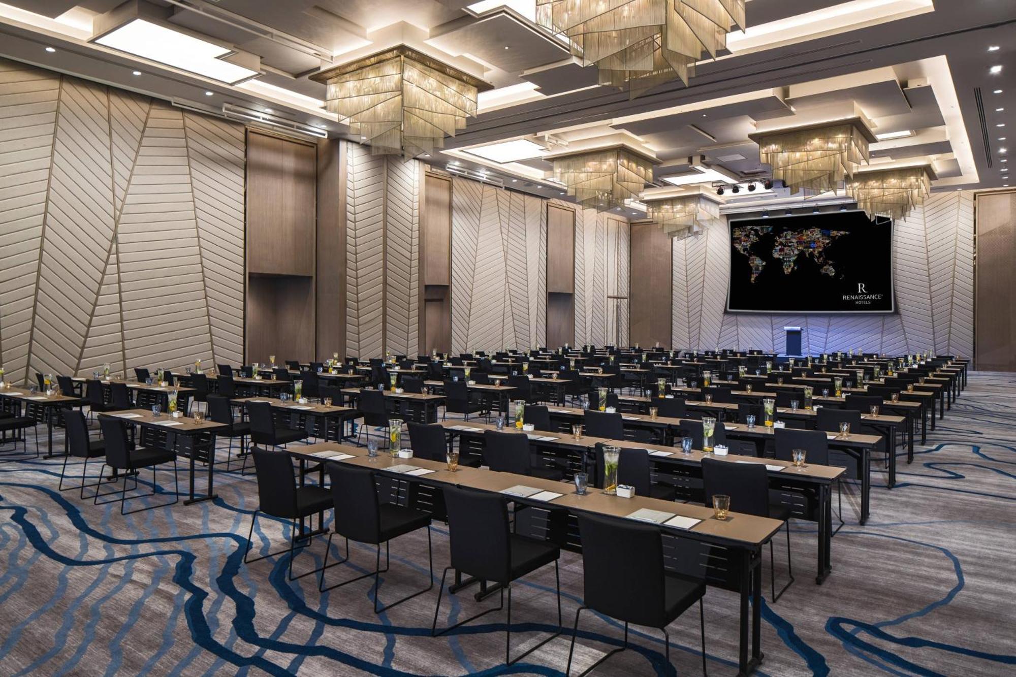 Renaissance Pattaya & Hotel 5*