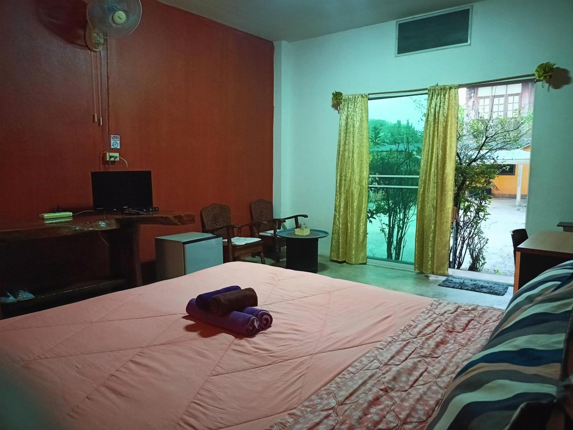 Six Nature Hotel