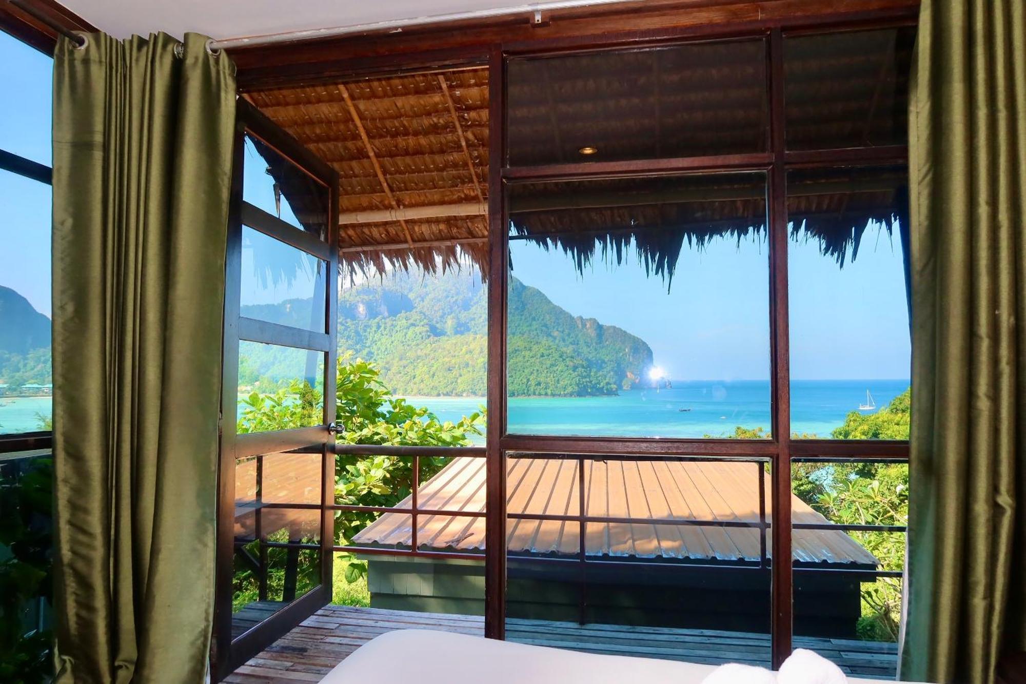 Sea Sky Phi Phi Don
