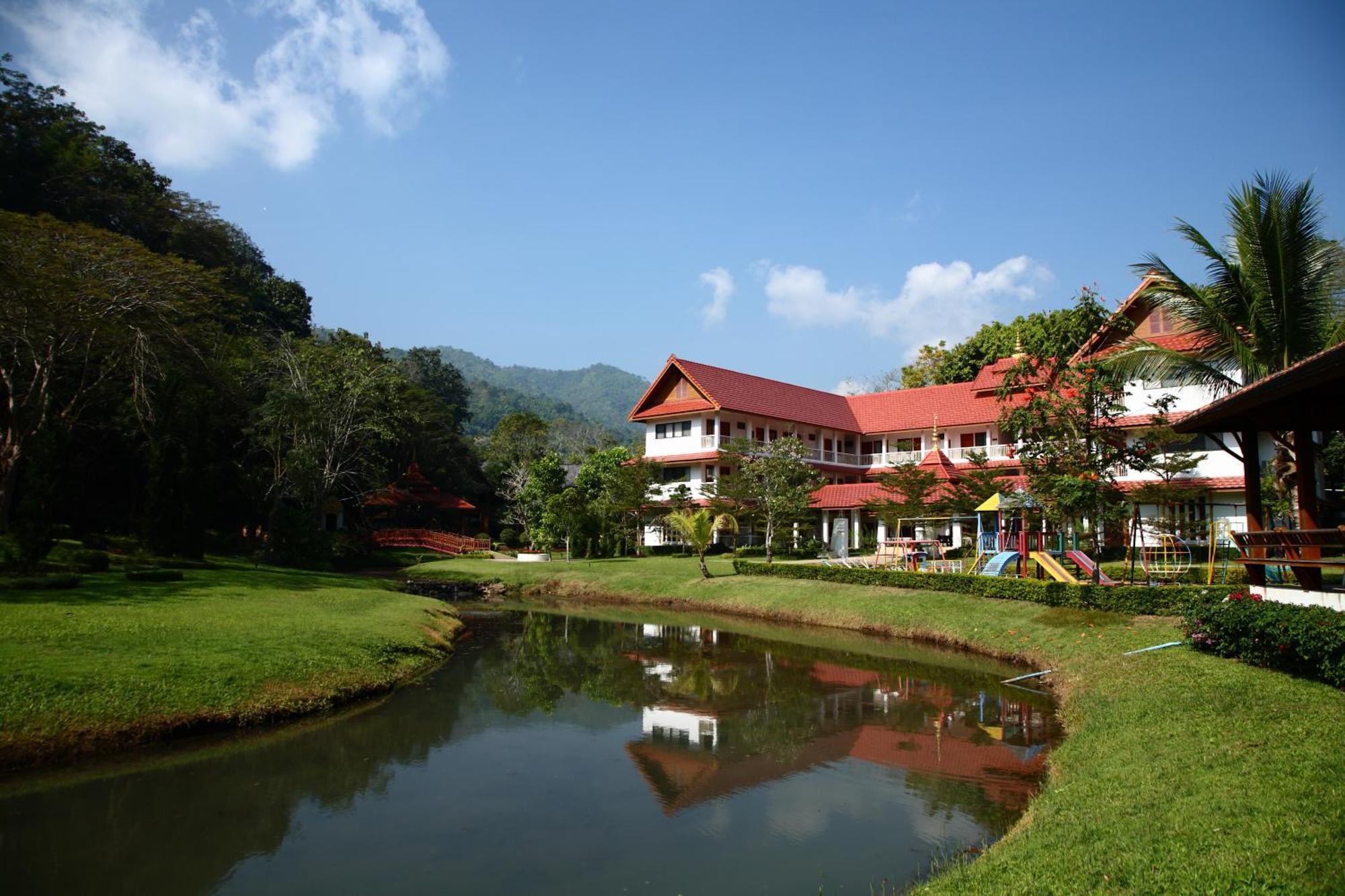 Resort Suan Bua &