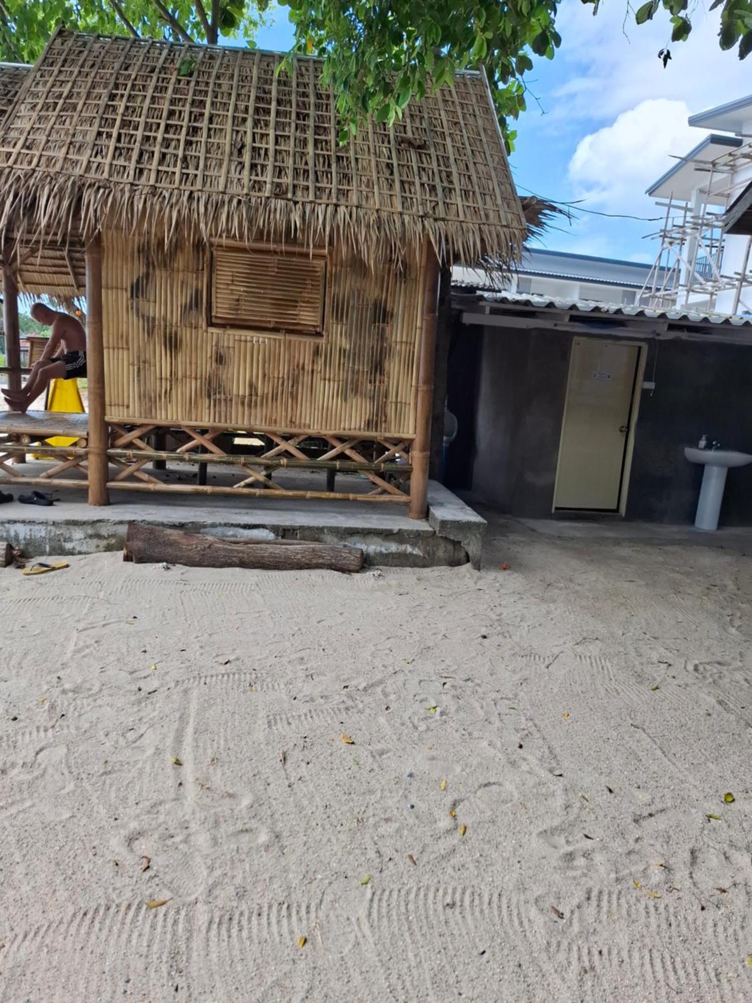Two Rocks Resort Ban Tai