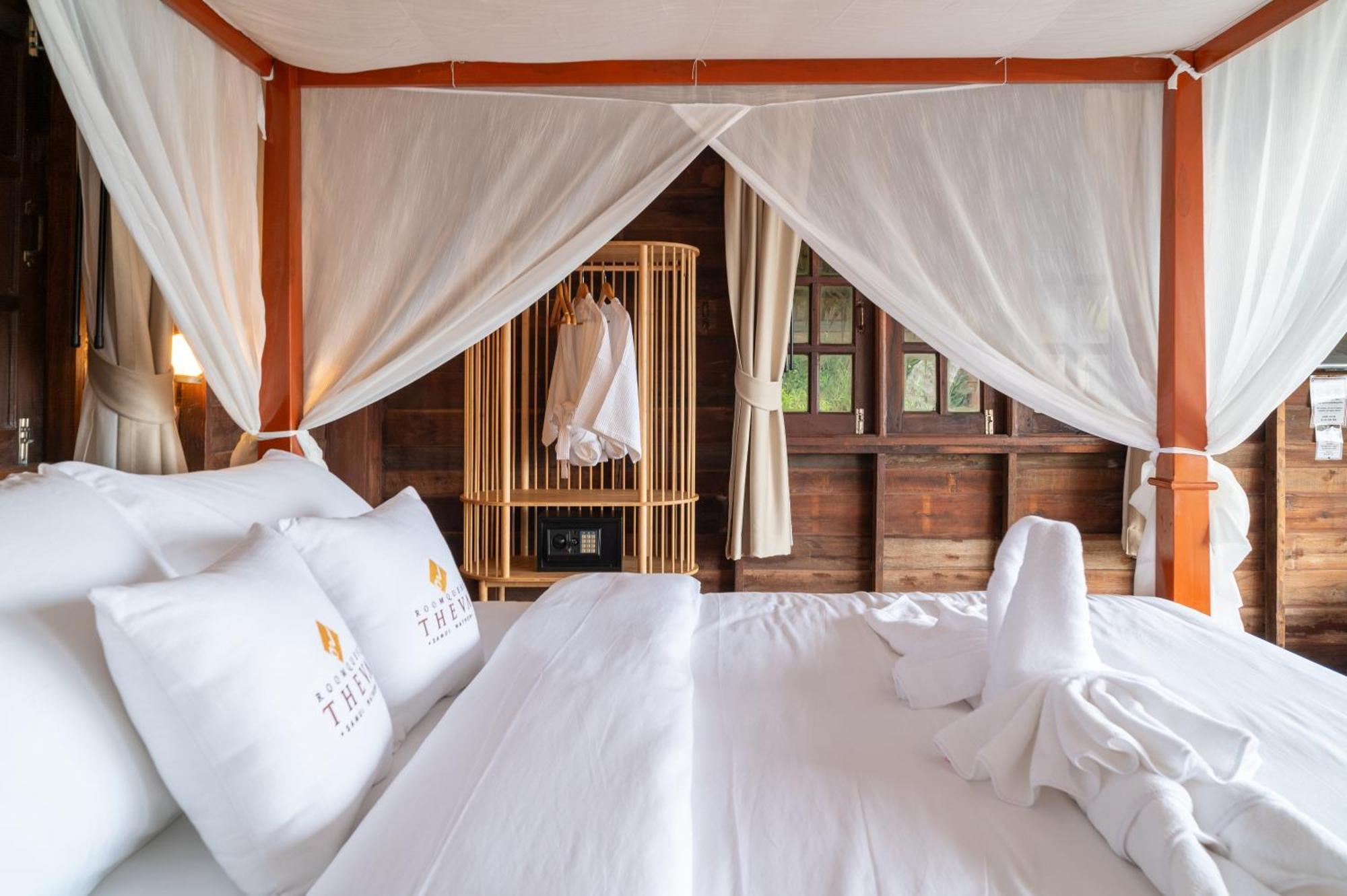 Hotel Roomquest Theva 4*