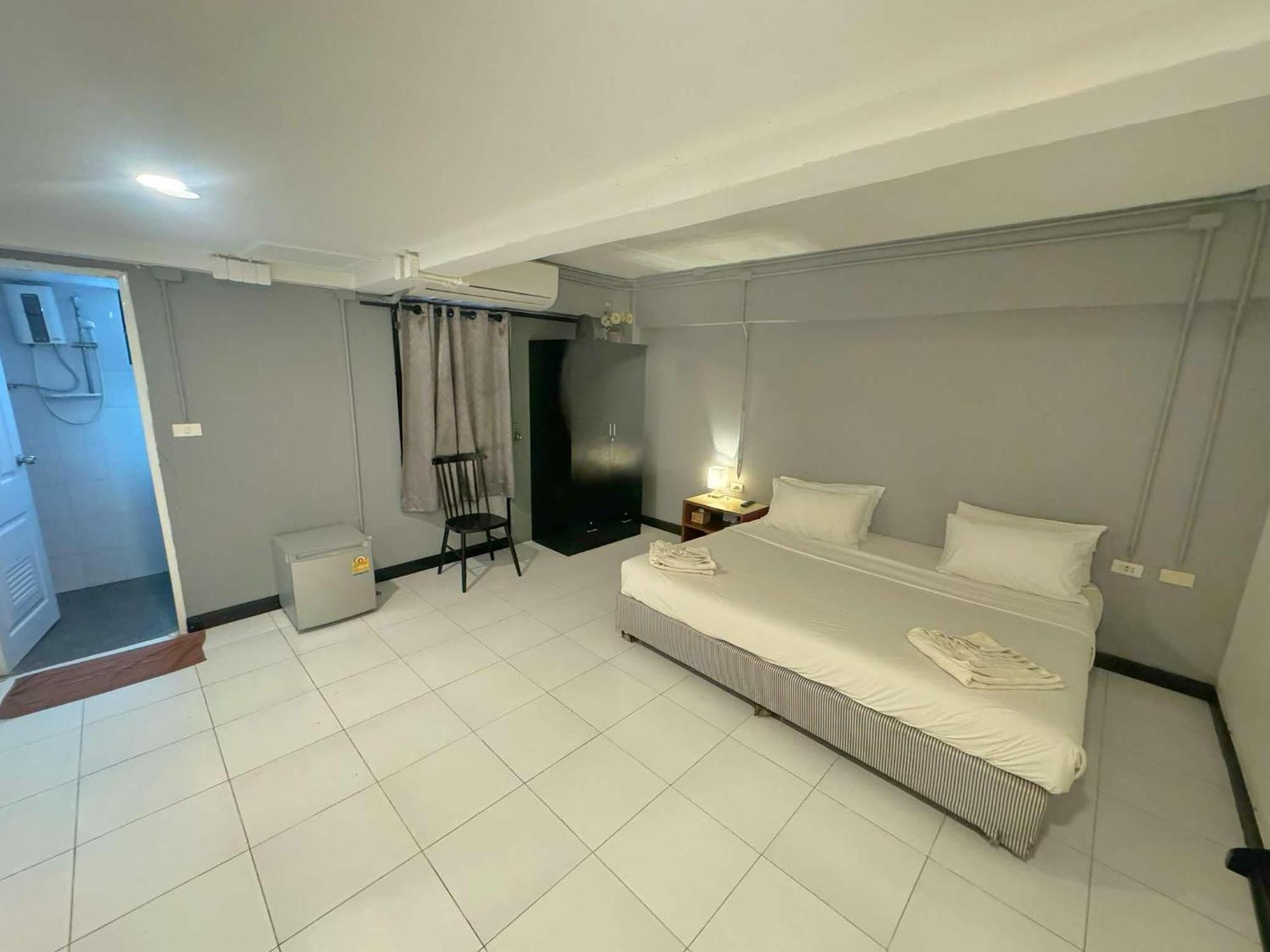 Phi Phi Inn *
