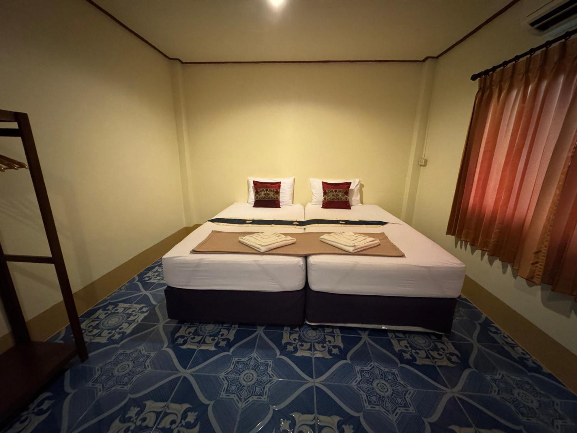 Baan Klong House Guest house *