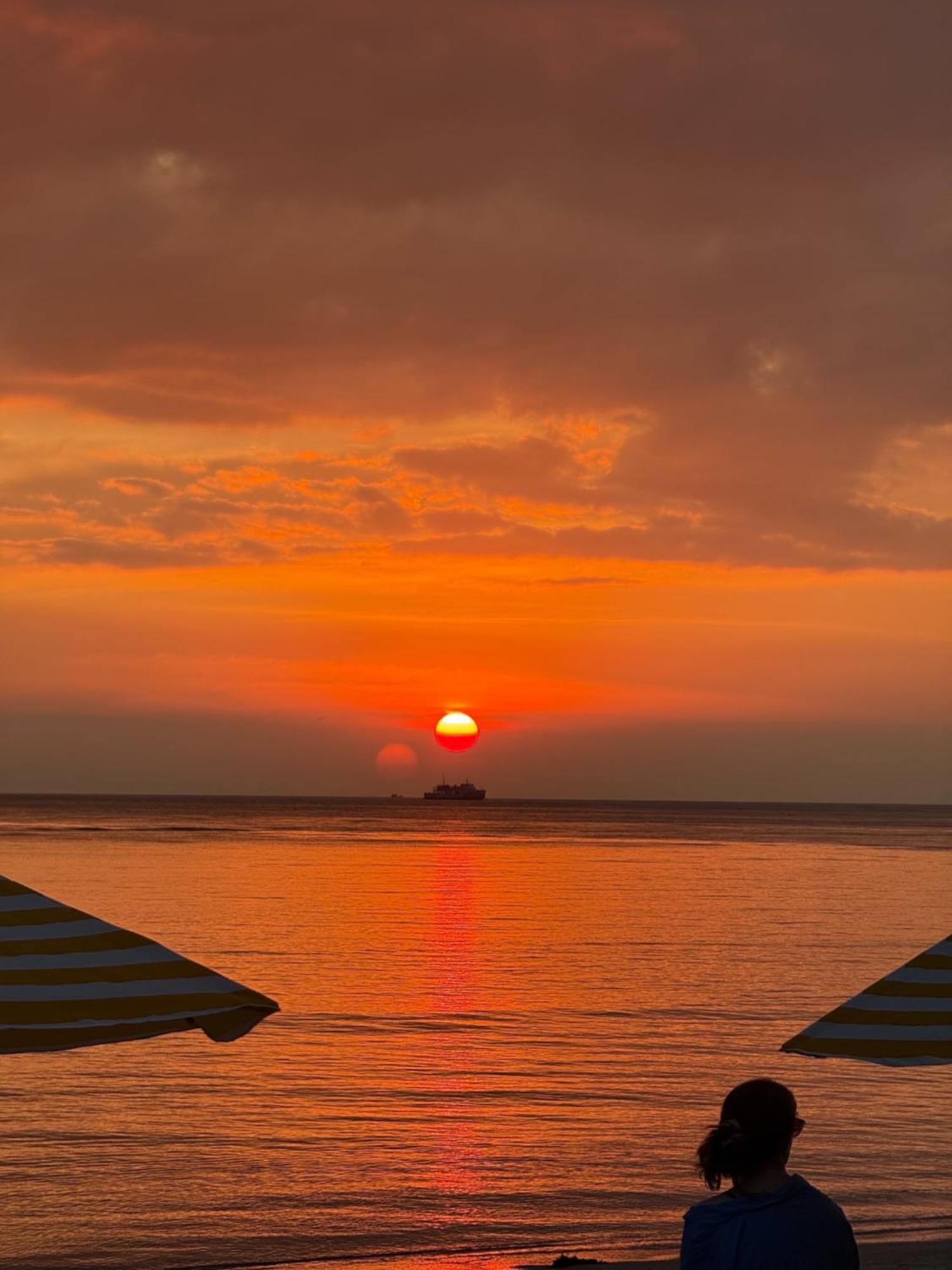 Sea Escapes Resort *