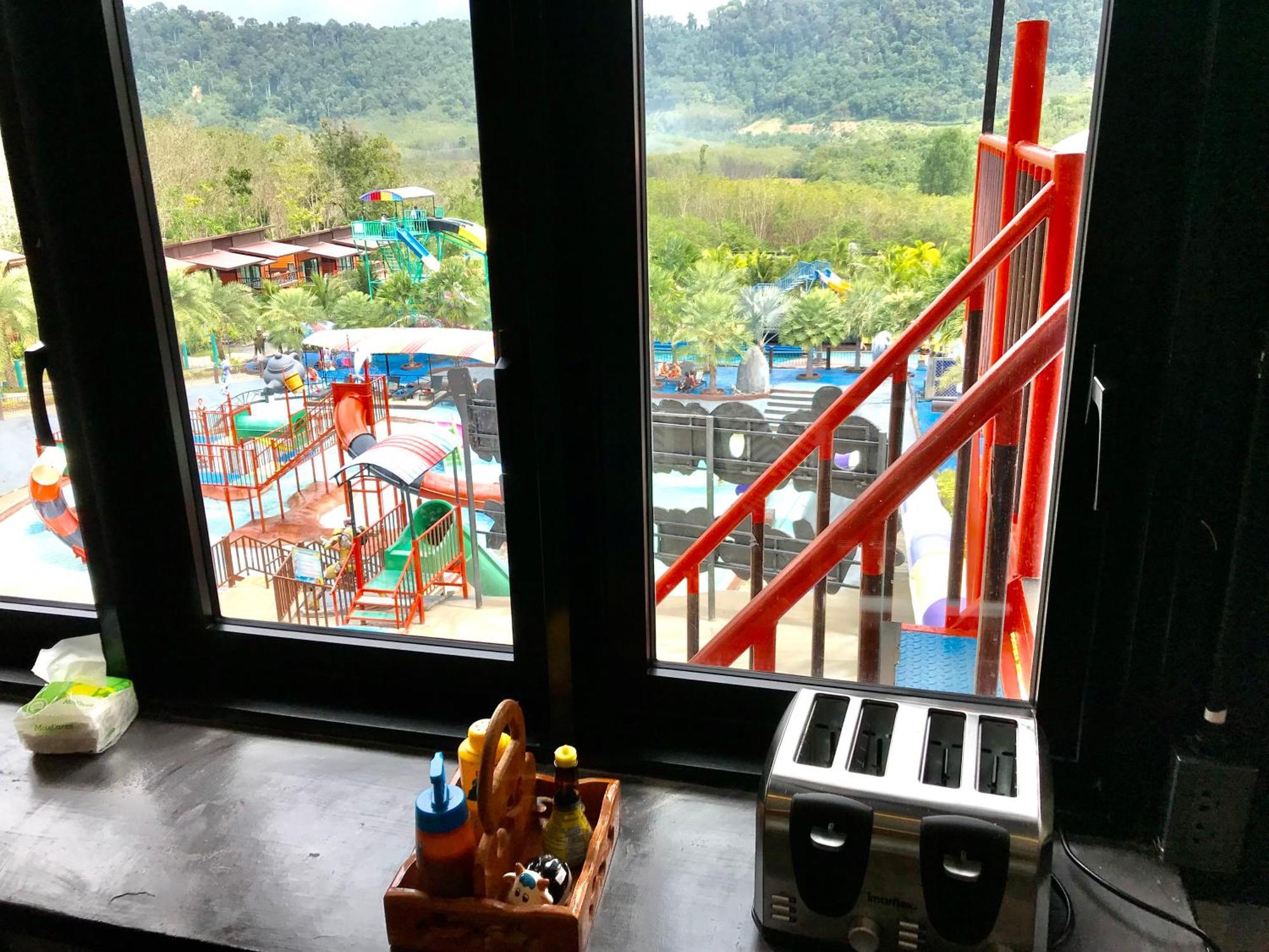 Hotel Chomview Lanta Water Park