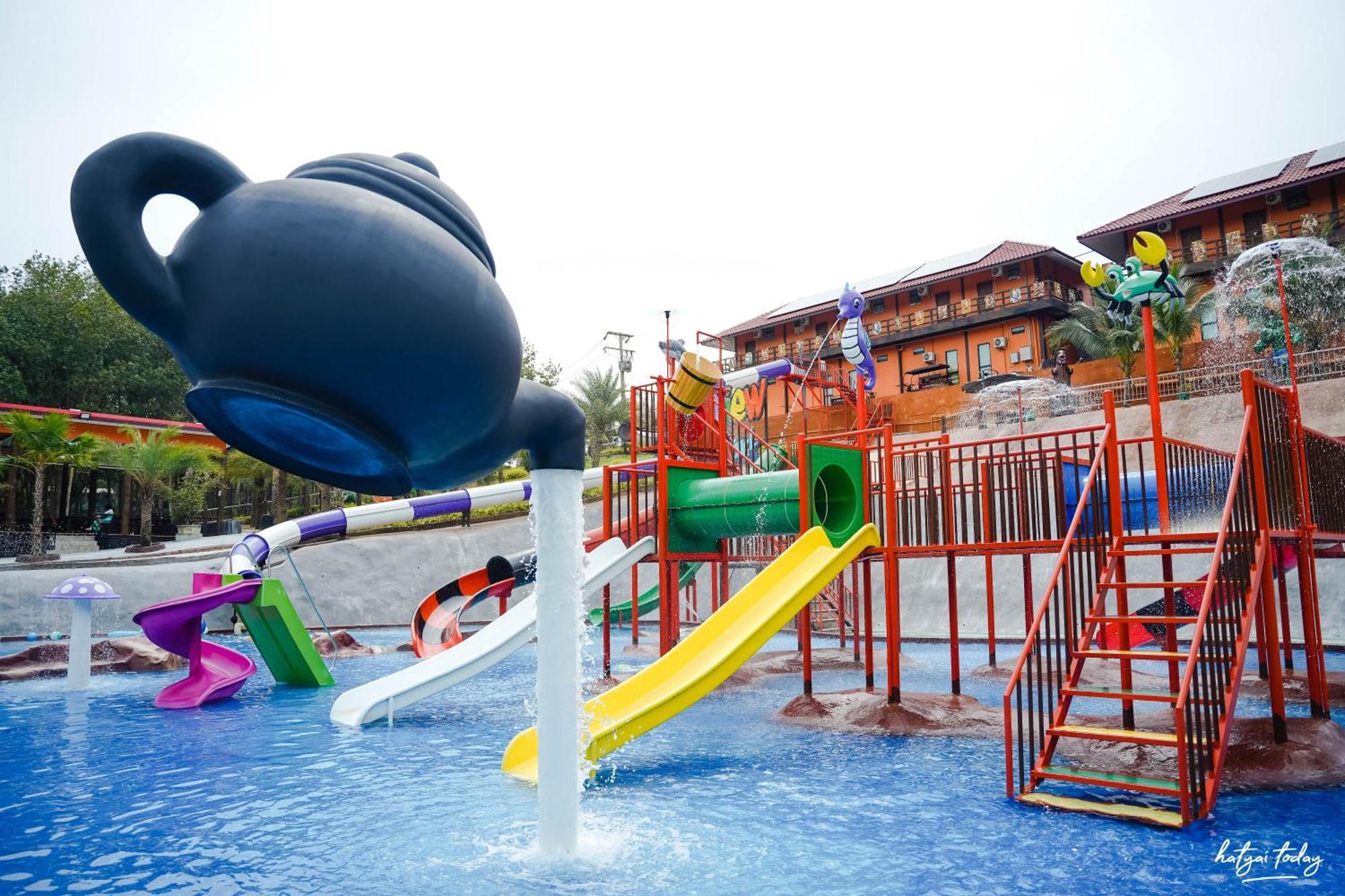 Chomview Lanta Water Park