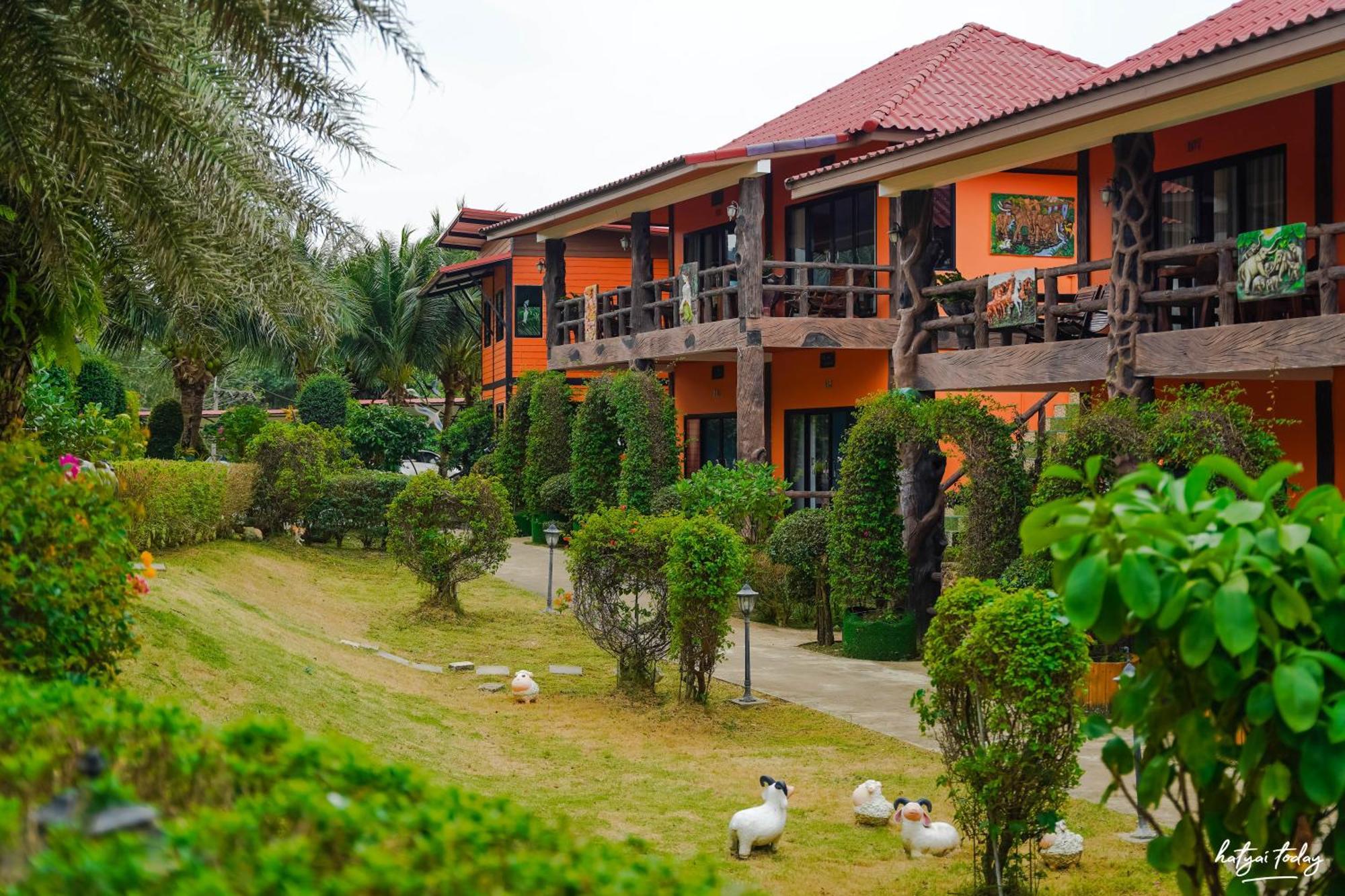 Hotel Chomview Lanta Water Park