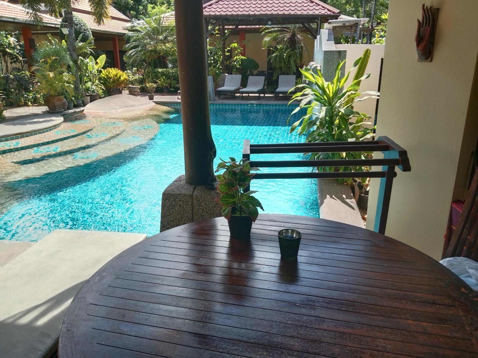 Baan Tropicana Praia de Mae Nam