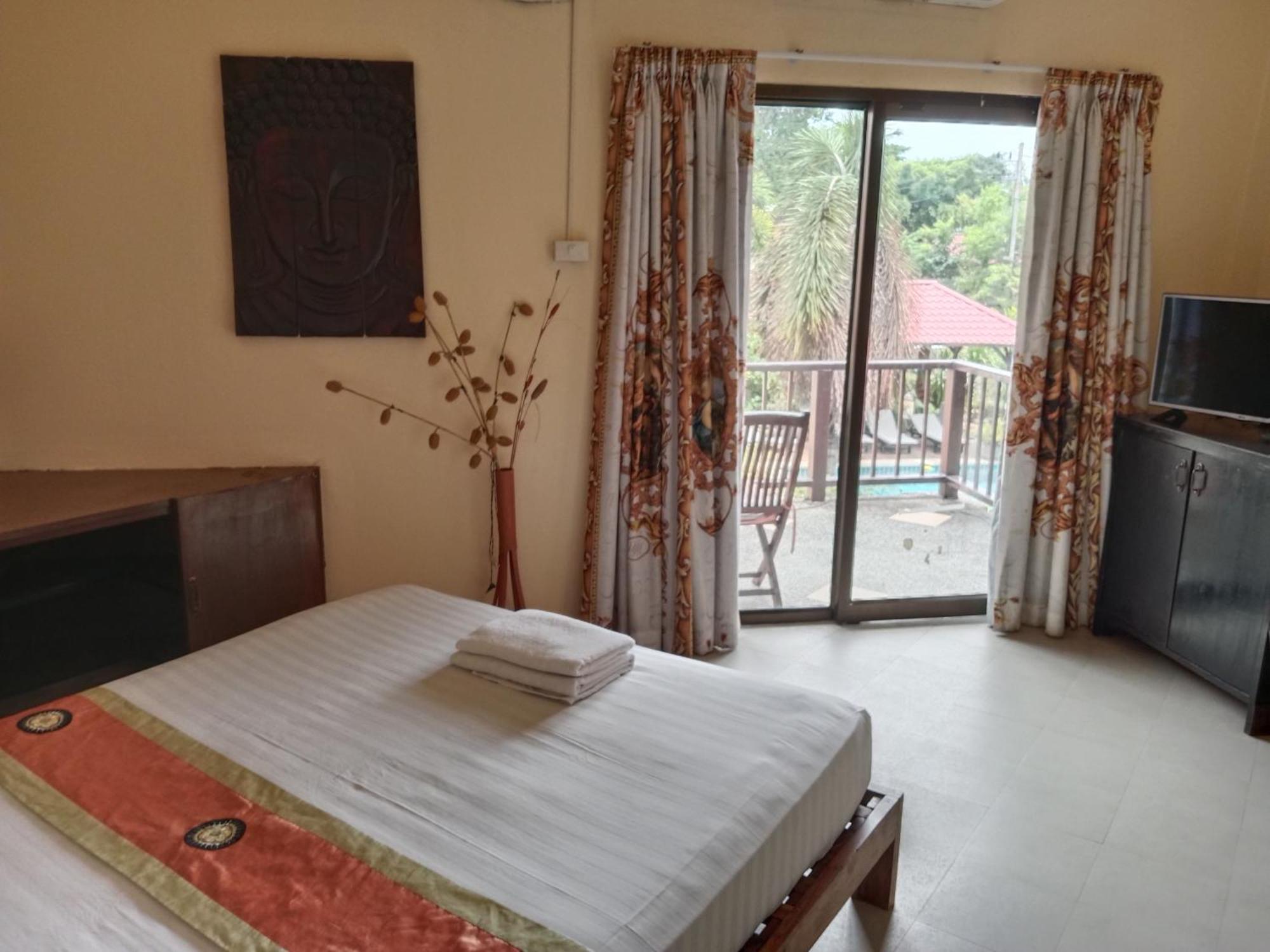 Baan Tropicana Praia de Mae Nam