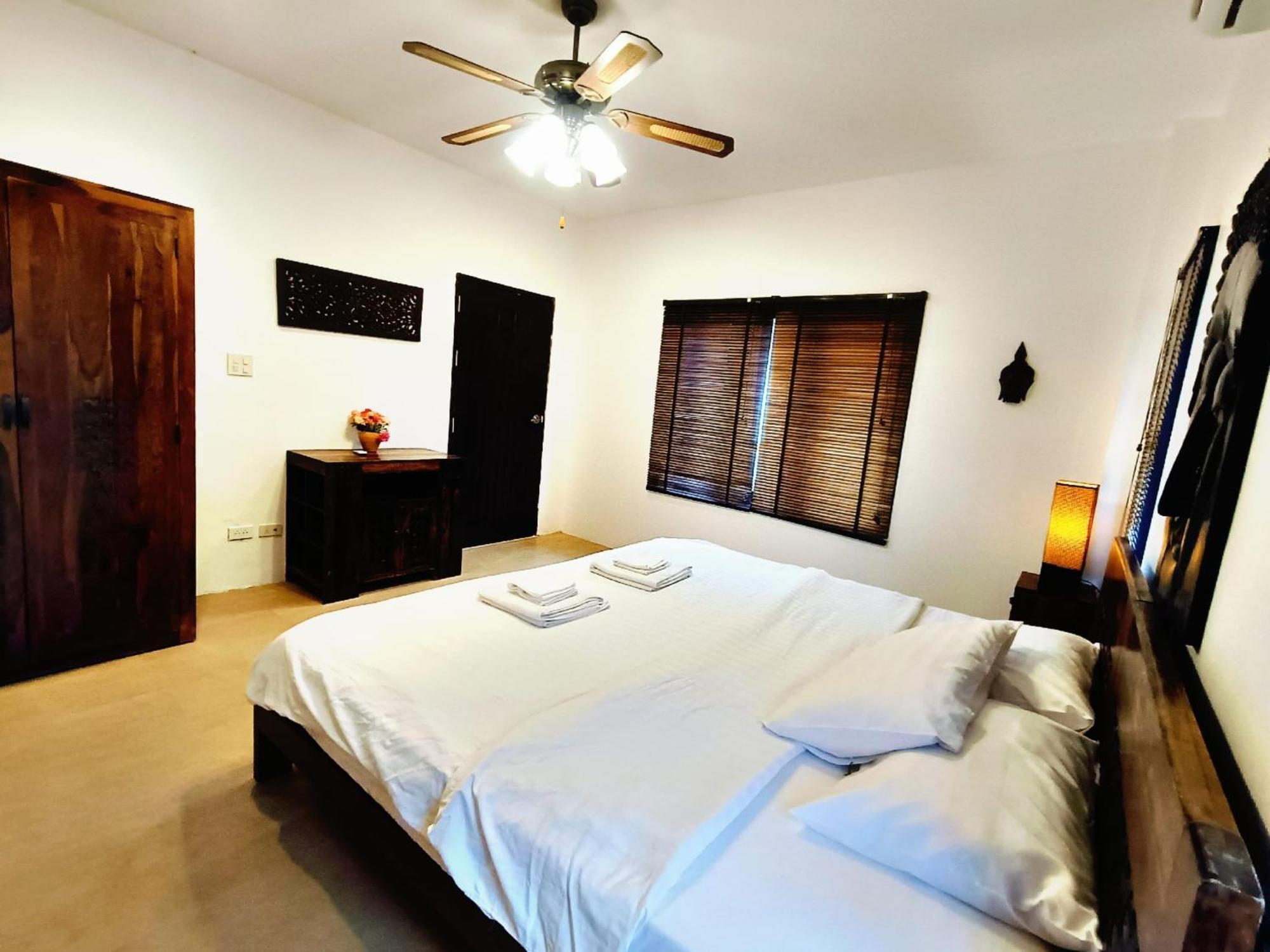 Baan Tropicana Praia de Mae Nam