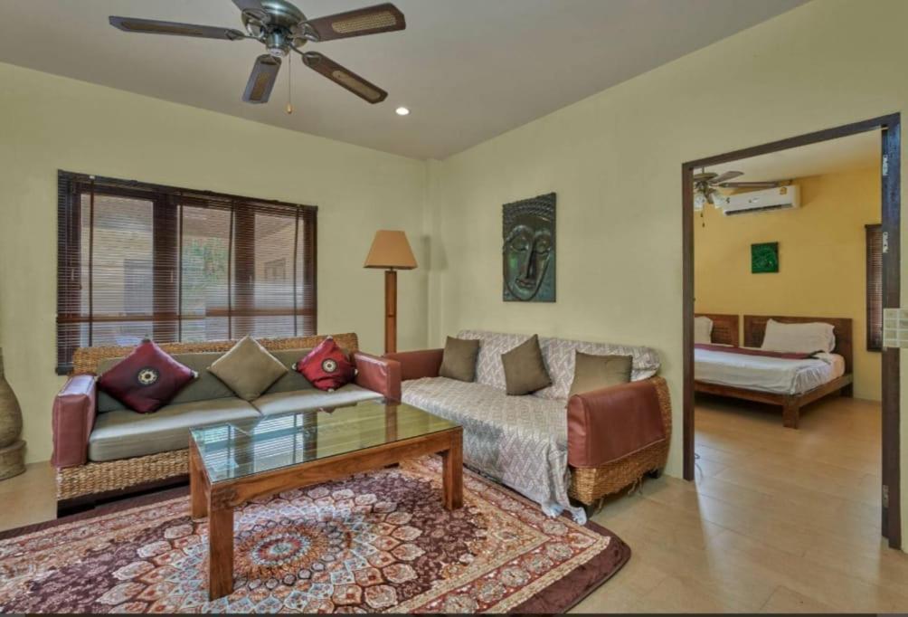 Baan Tropicana Praia de Mae Nam