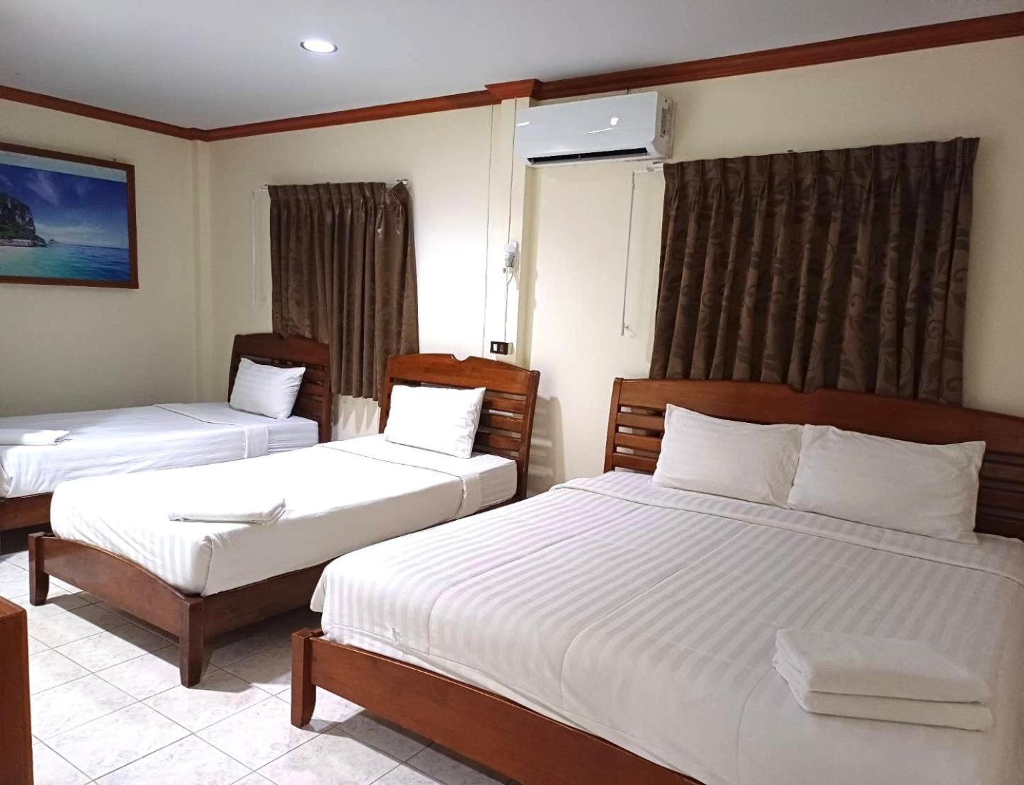 Hotel Golden Bee
