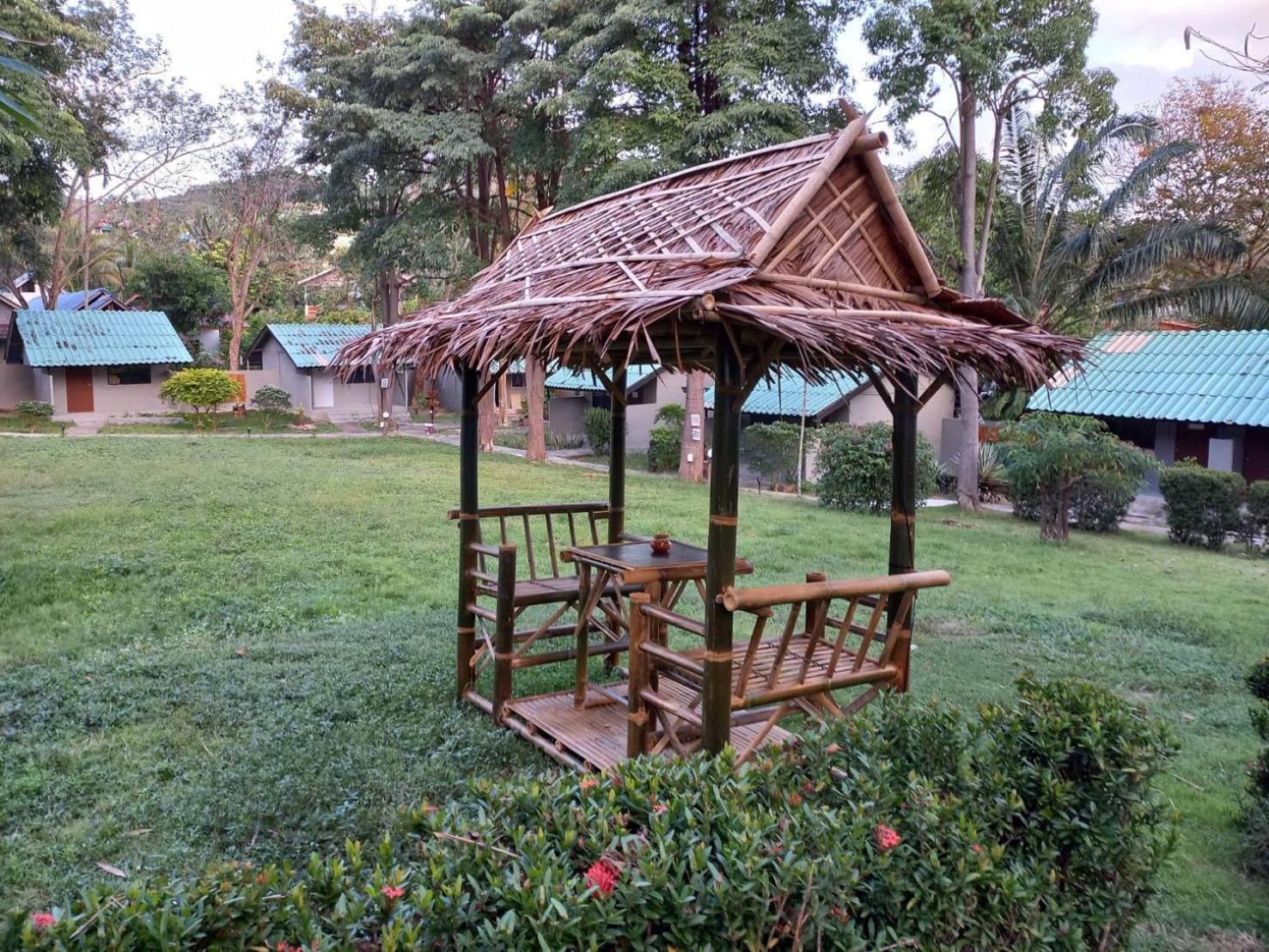 Siam Flora Resort *