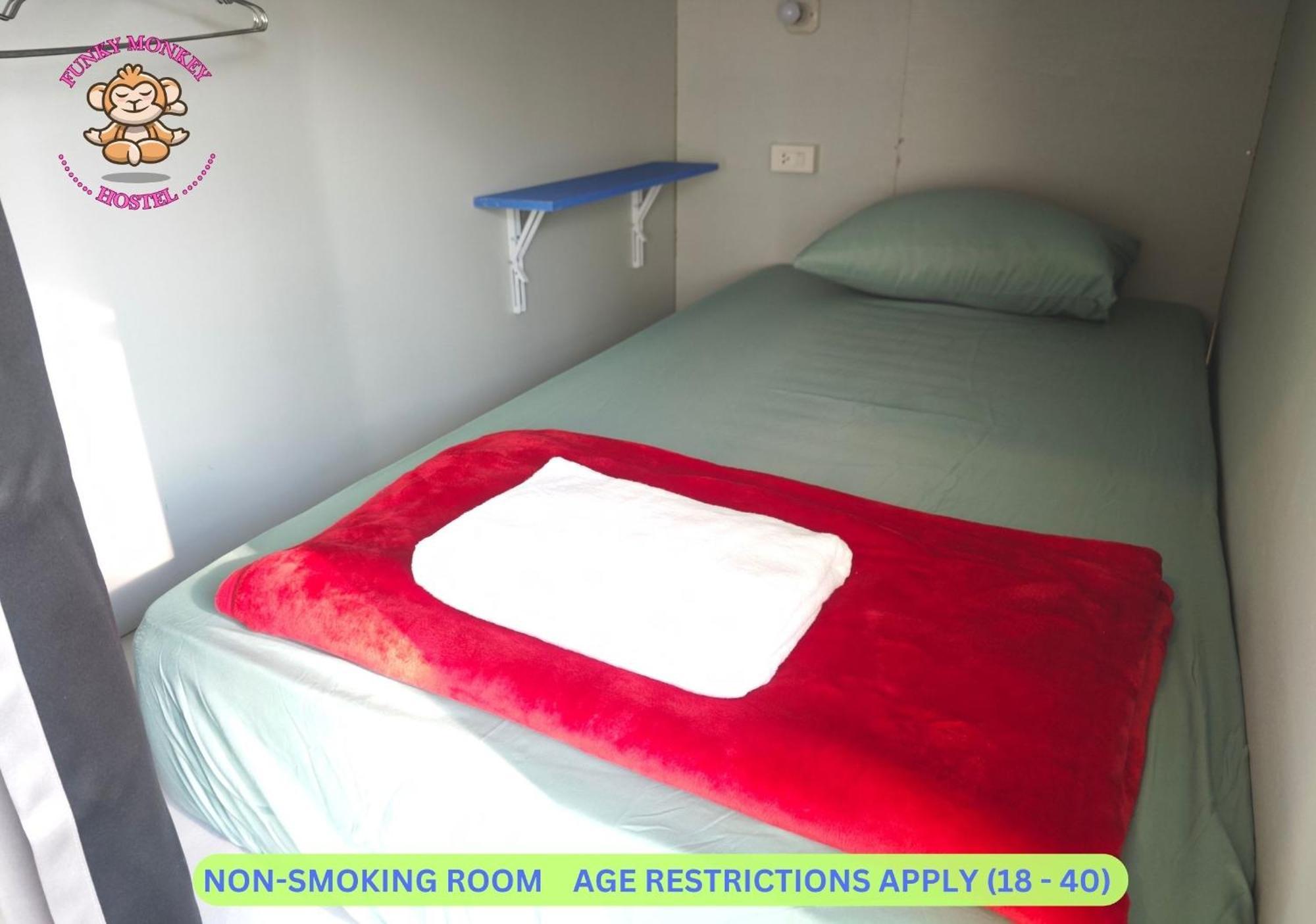 Hostel The Funky Monkey - 18 To 40 Years Old Only