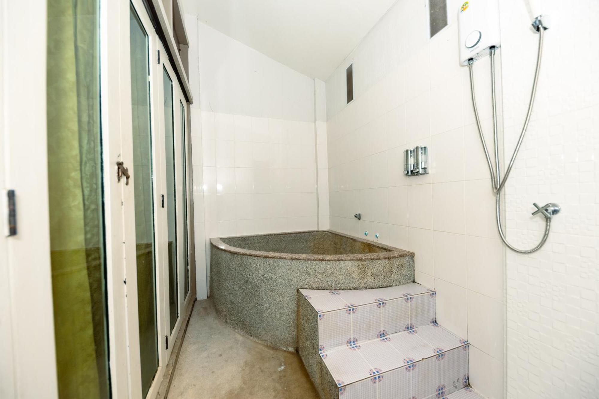 Resort Sleep Hotel - Sha Certified 2*
